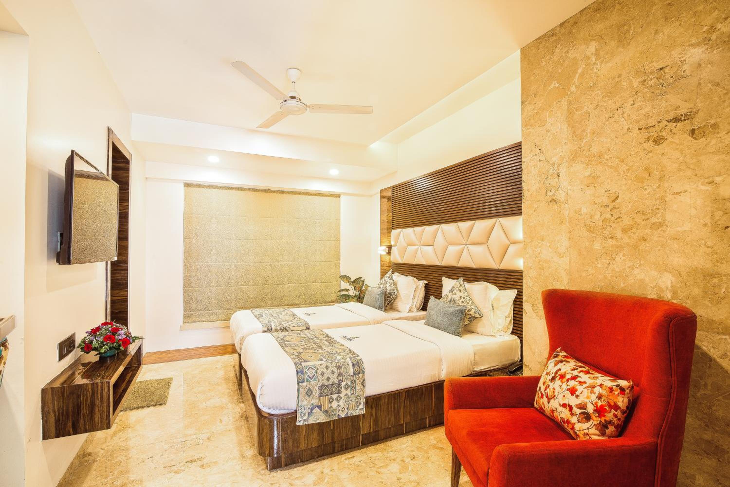 Double or Twin Room - Photo 13