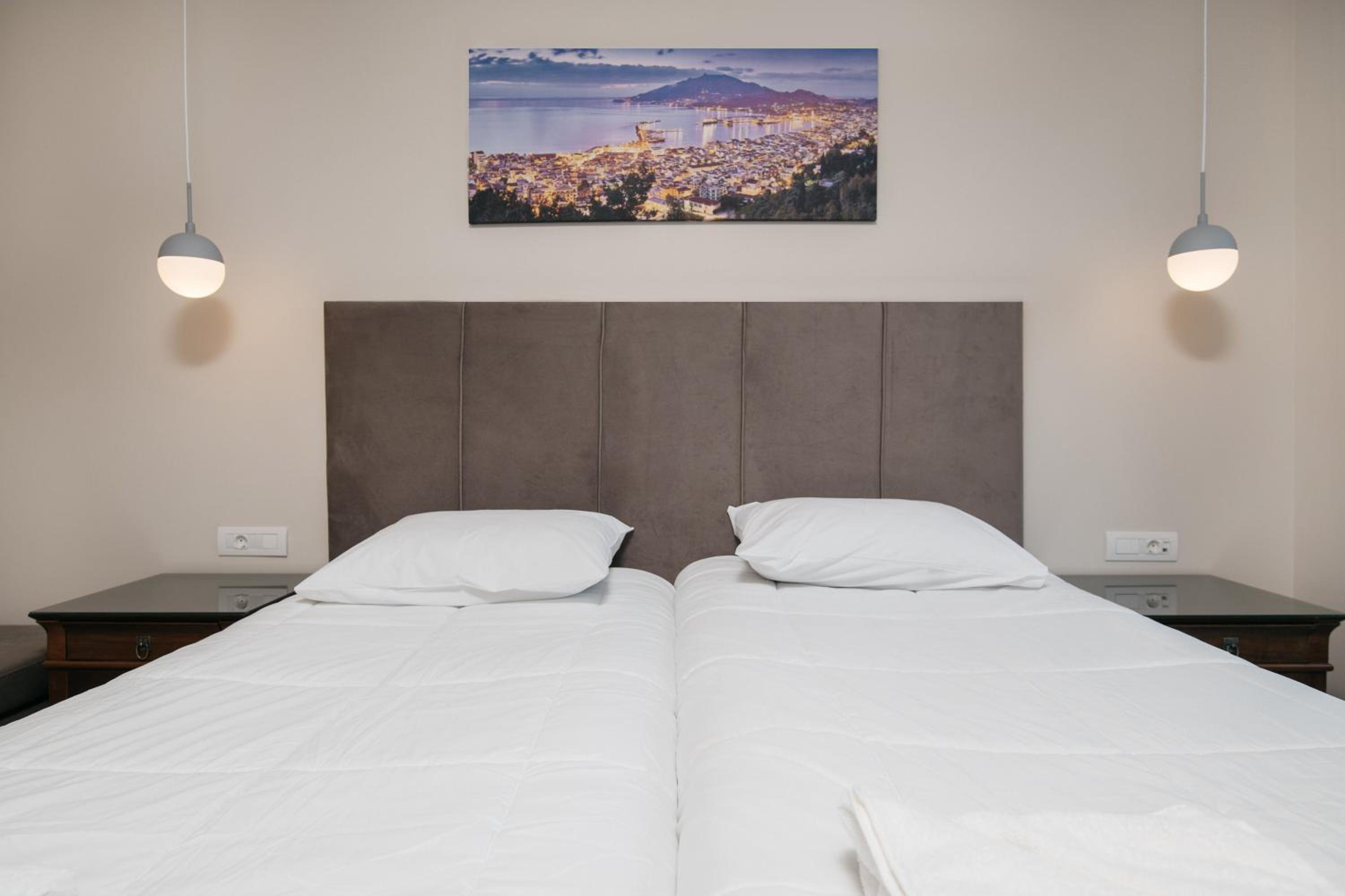 Standard Room with Pool View - Photo 3