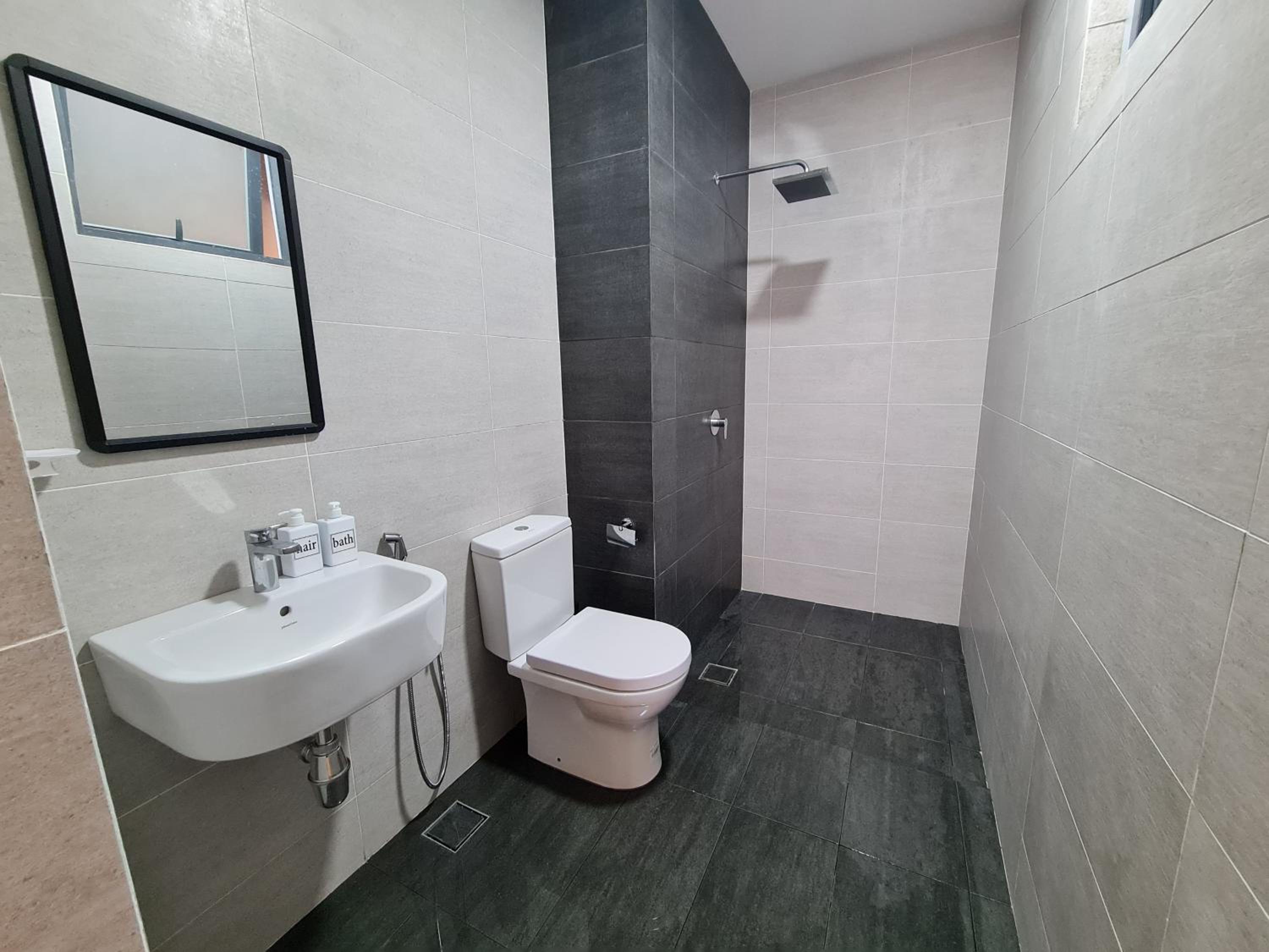 One-Bedroom Apartment - Photo 9