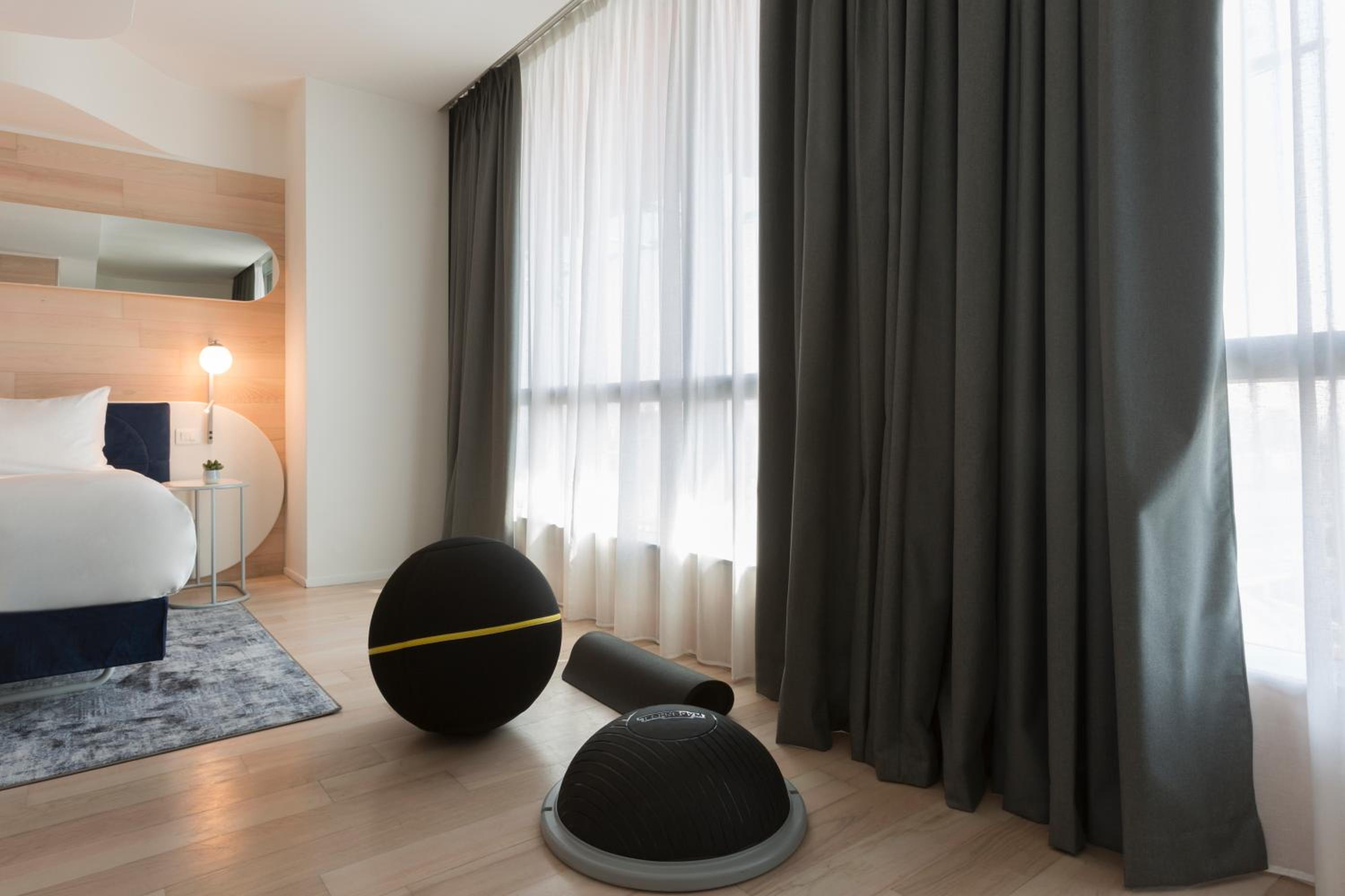 Premium King Room with City View