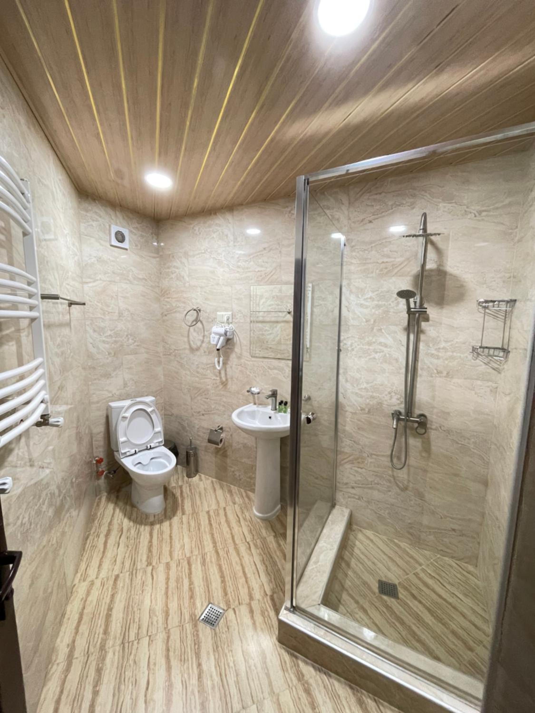 Standard Double or Twin Room - Photo 2