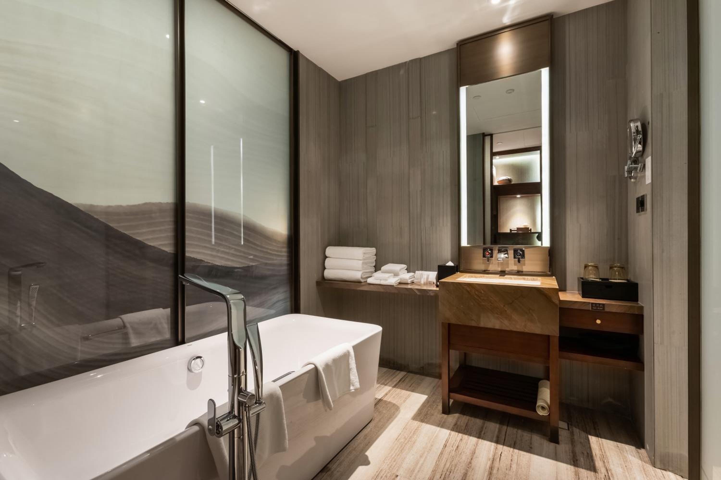 2 Double Standard High Floor Lounge Access
