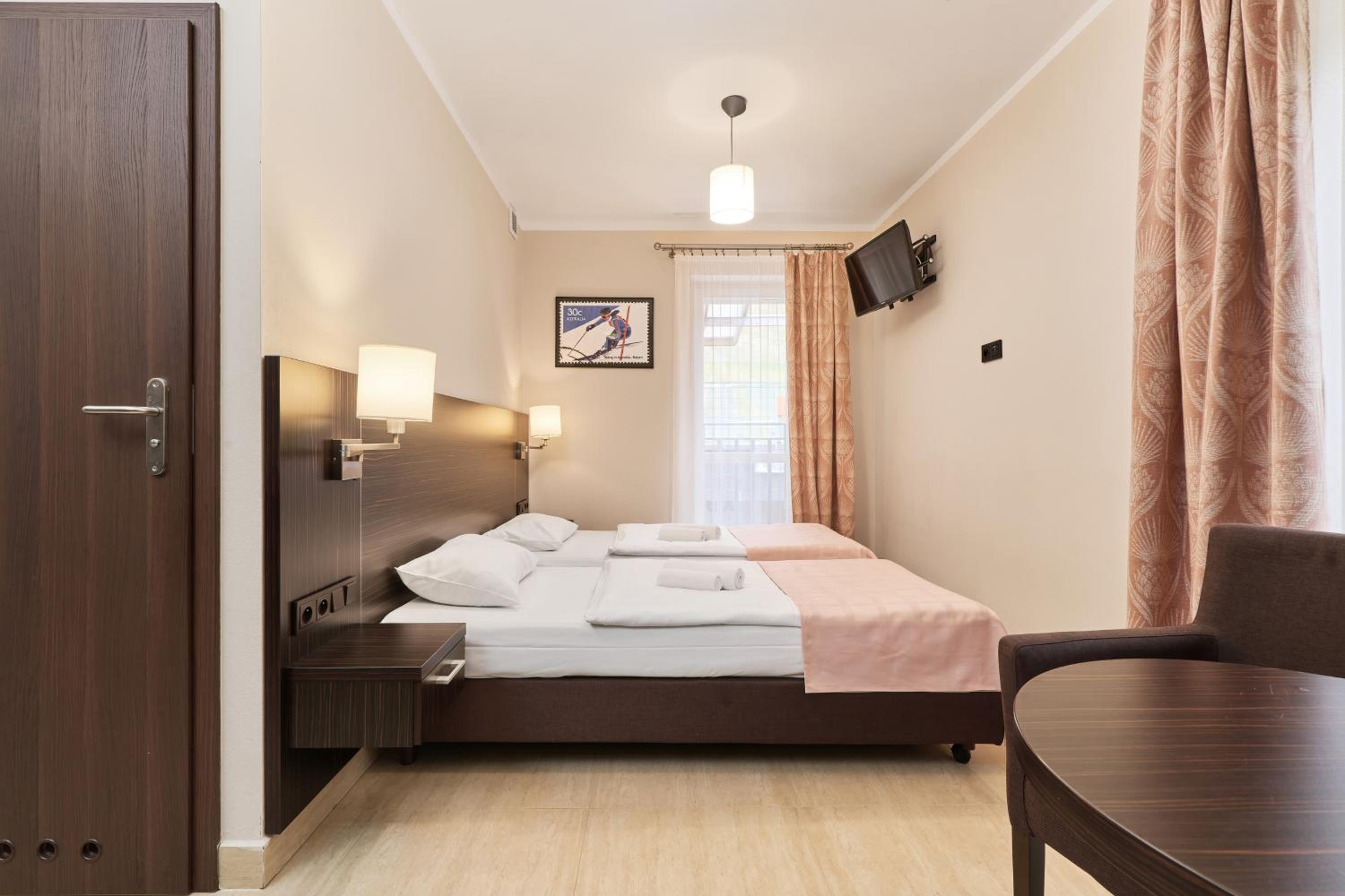 Twin Room - Photo 1