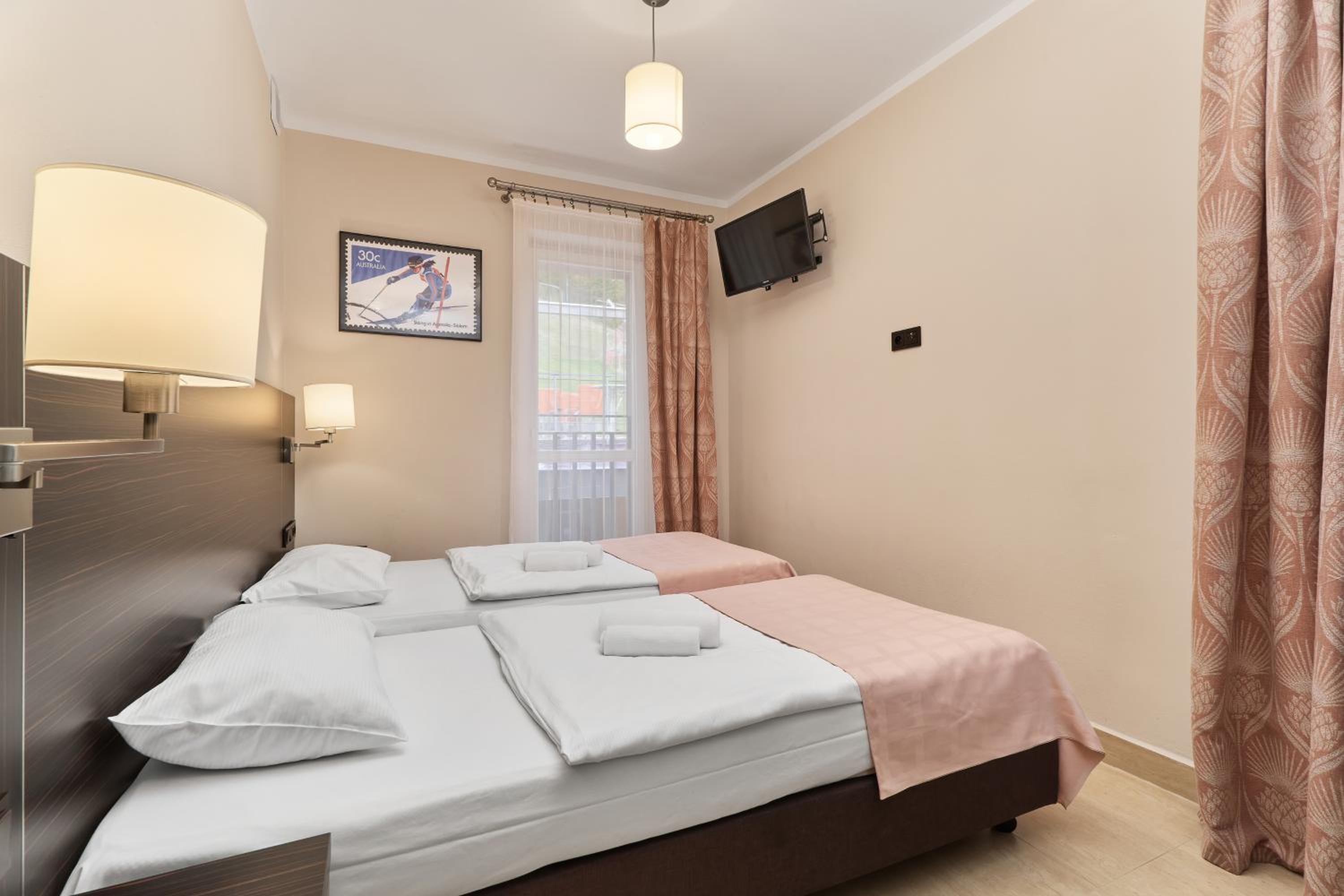 Twin Room - Photo 3