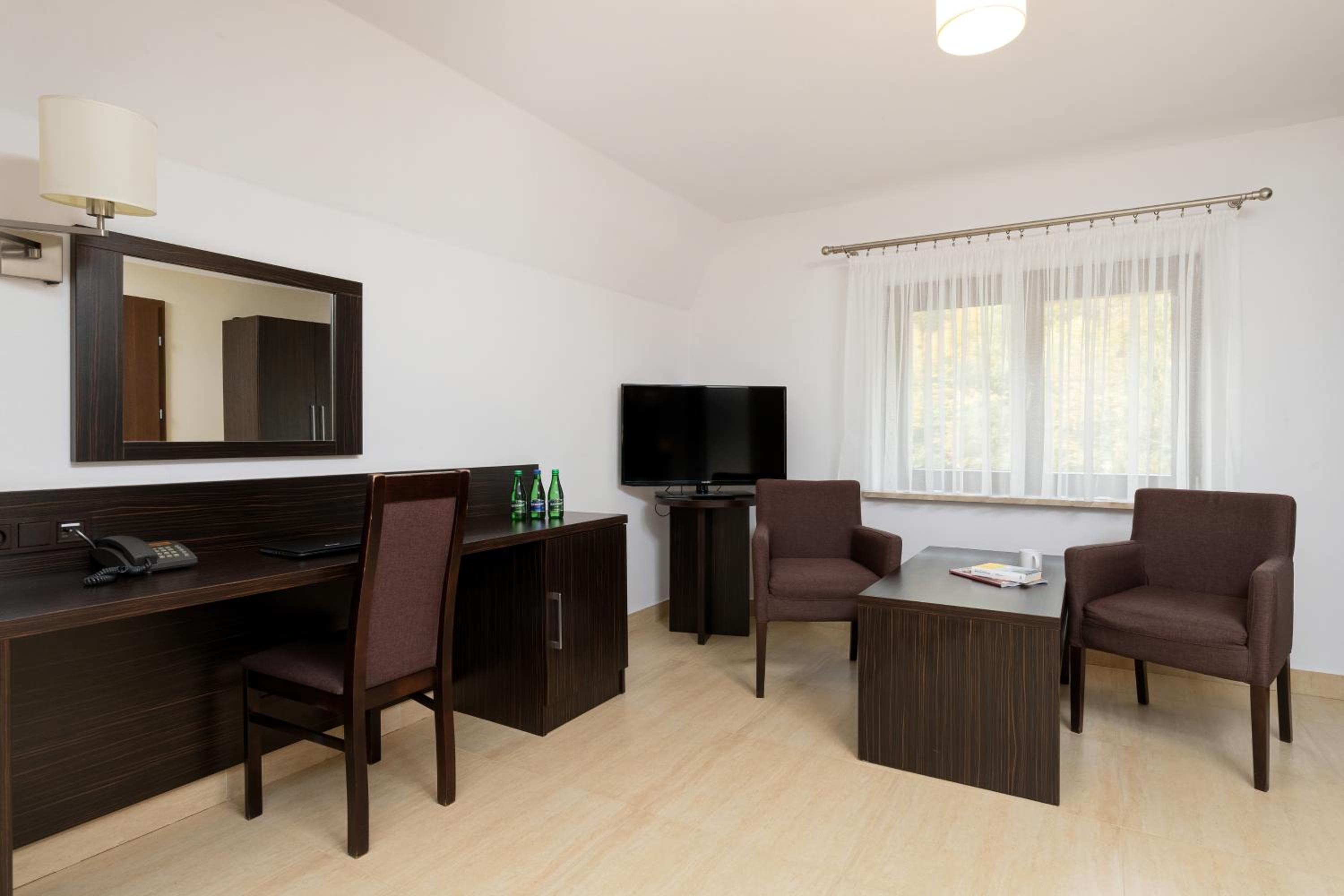Family Room - Photo 12