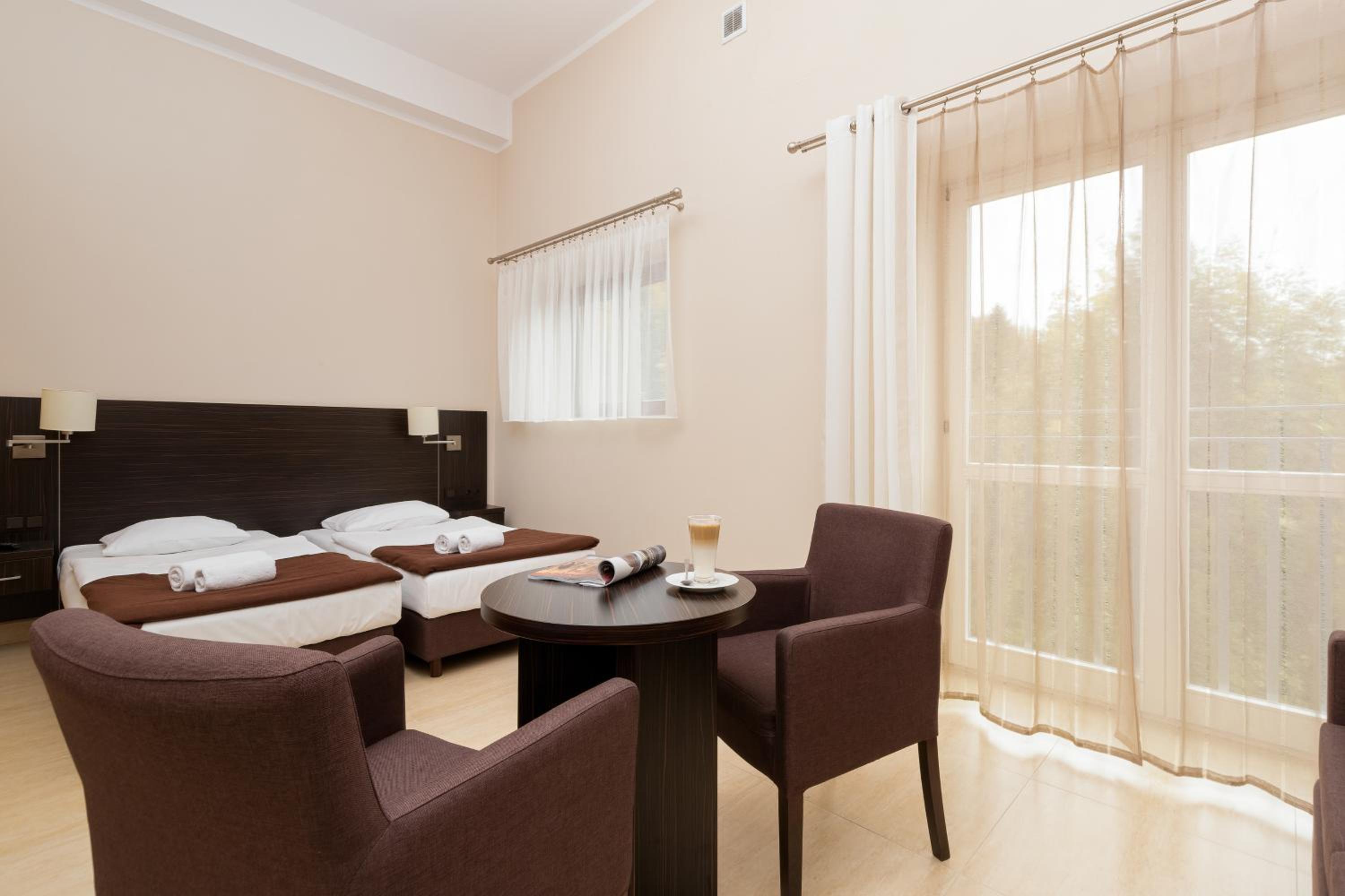 Family Room - Photo 9