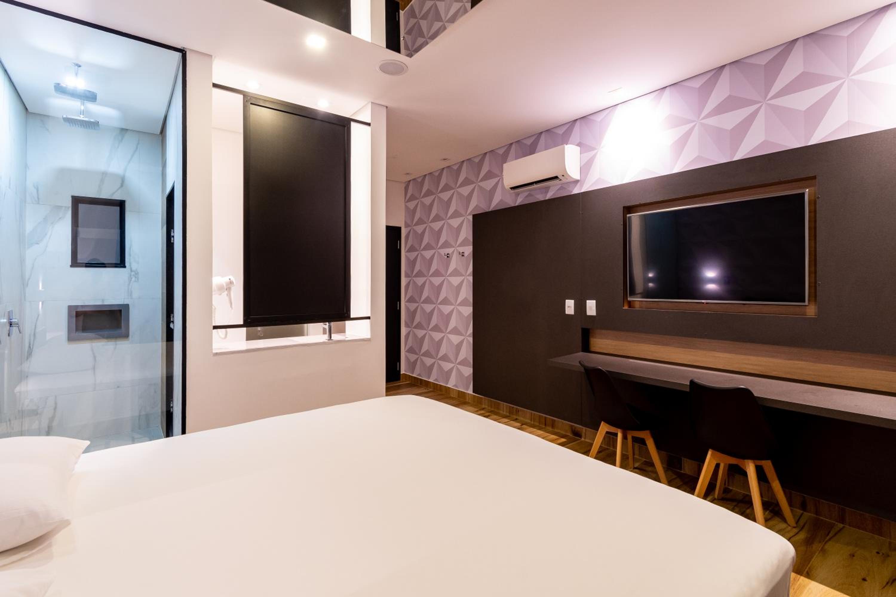 King Suite - Photo 1