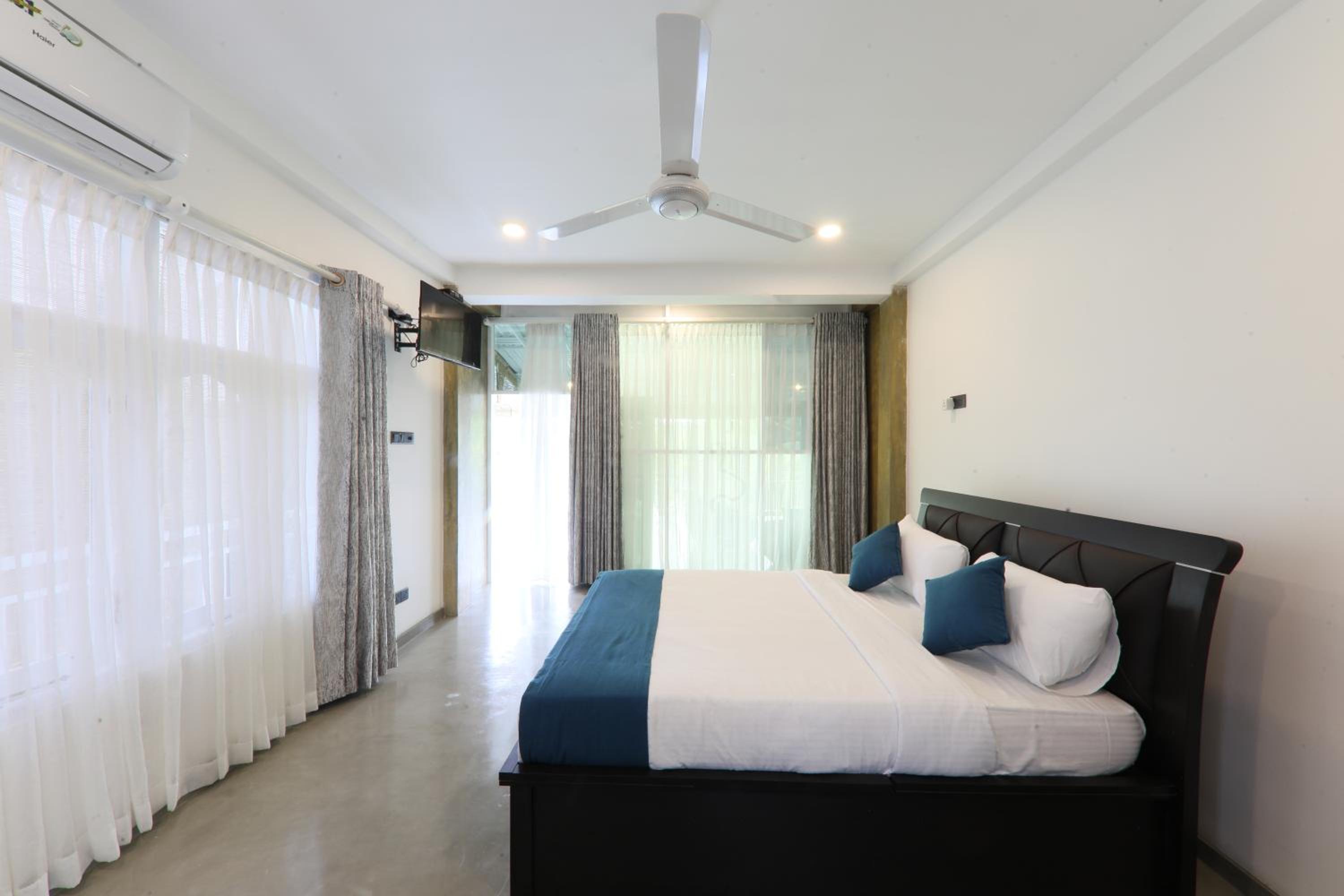 Deluxe Double Room photo 2