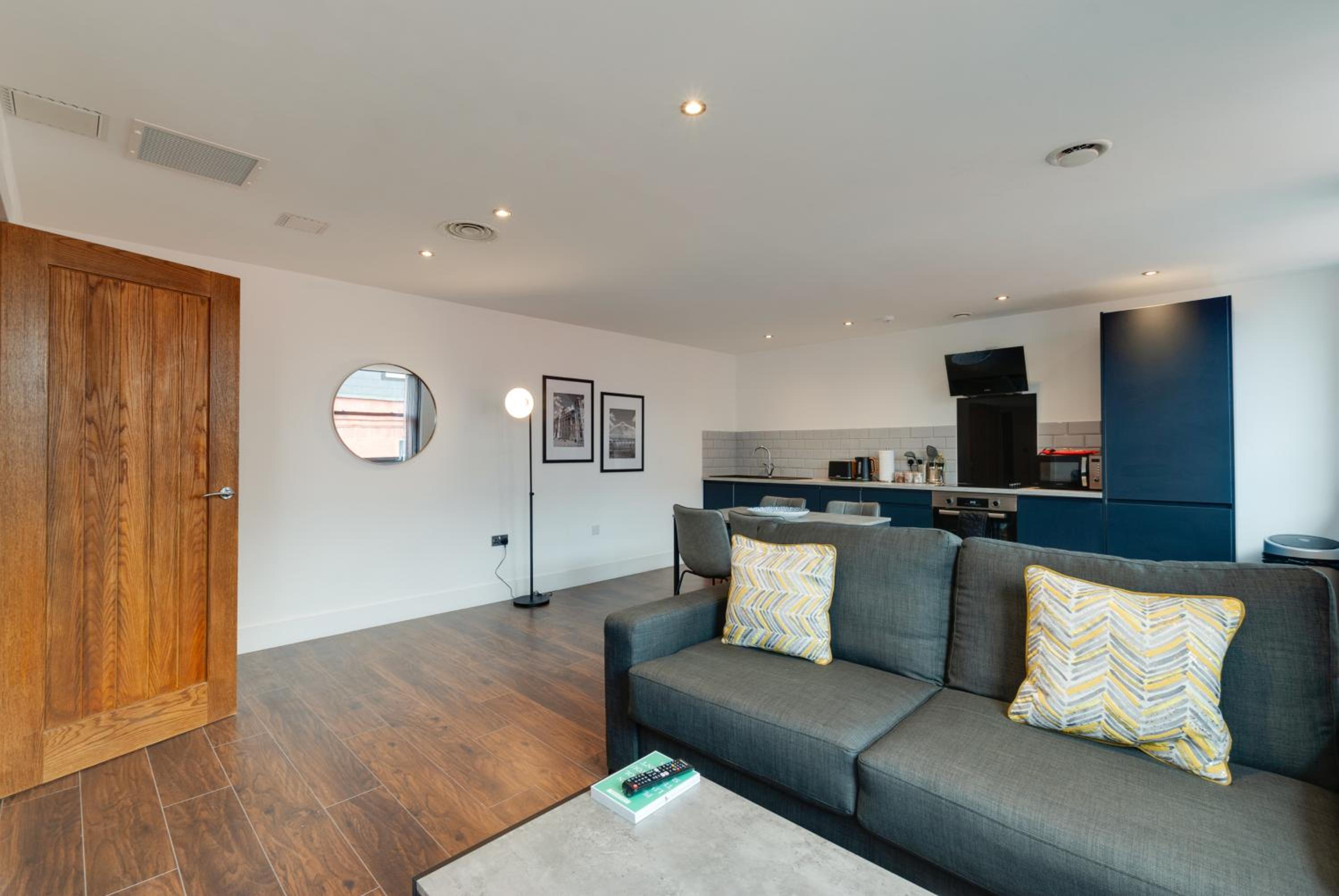 One-Bedroom Apartment - Photo 31