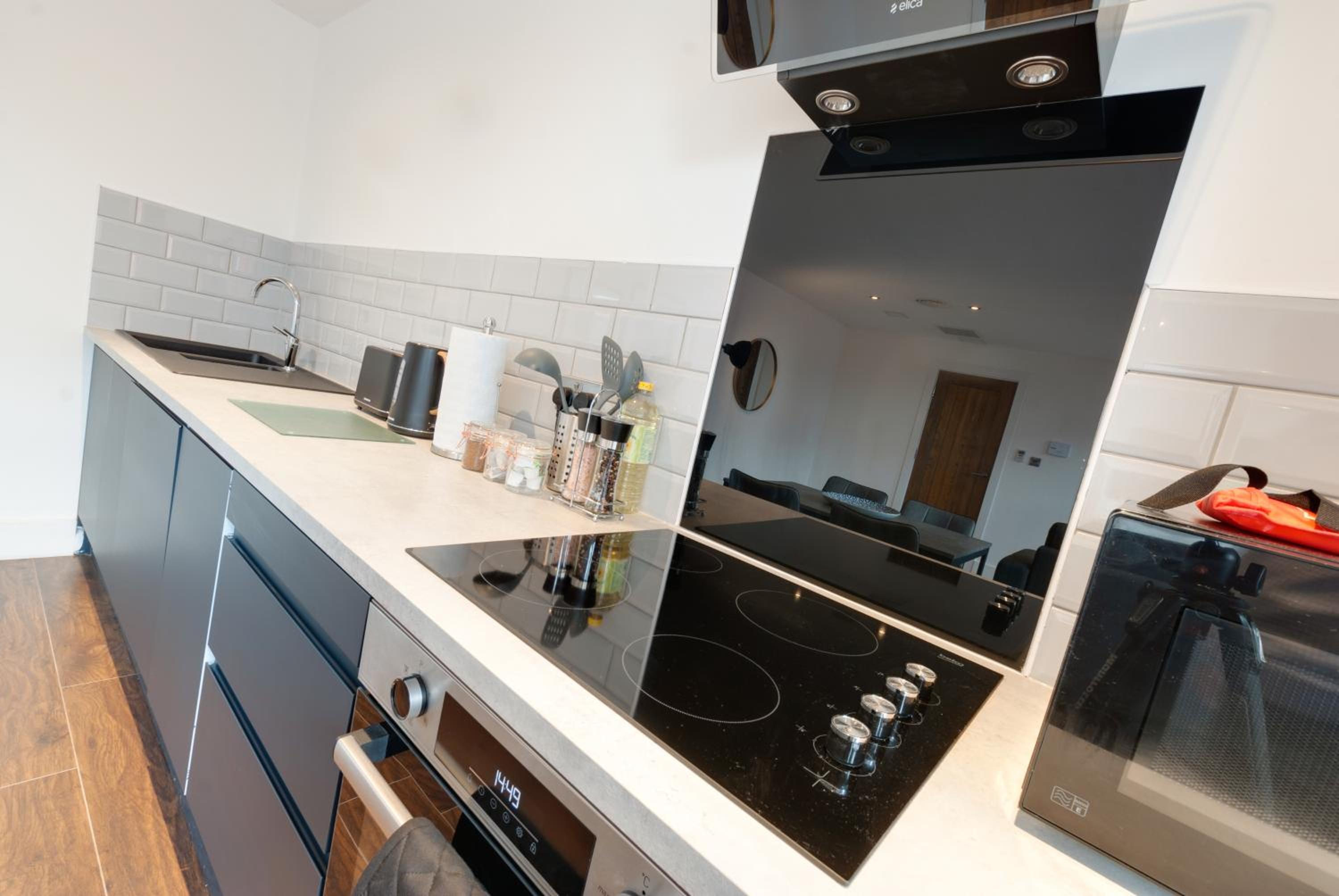 One-Bedroom Apartment - Photo 6