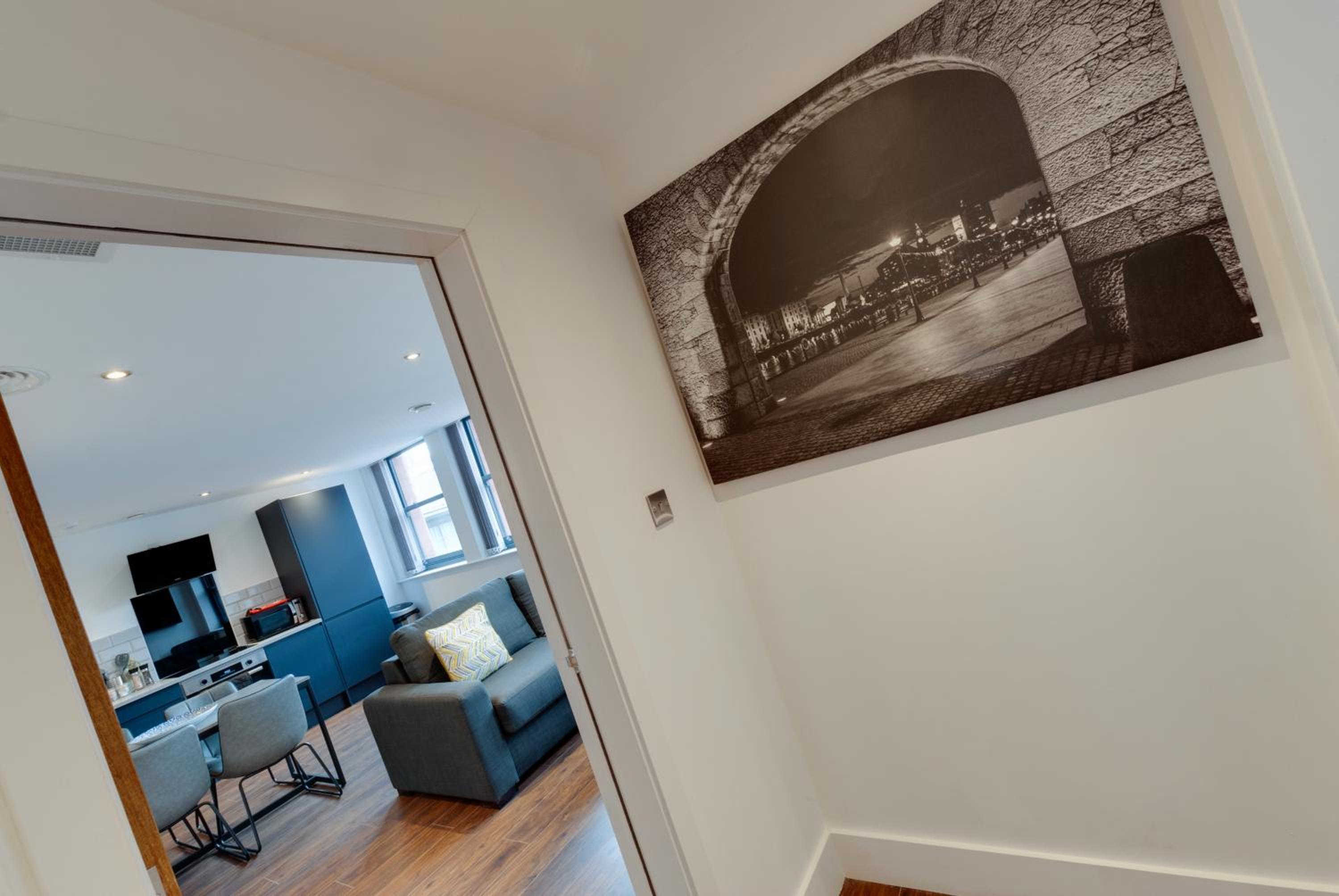 One-Bedroom Apartment - Photo 9