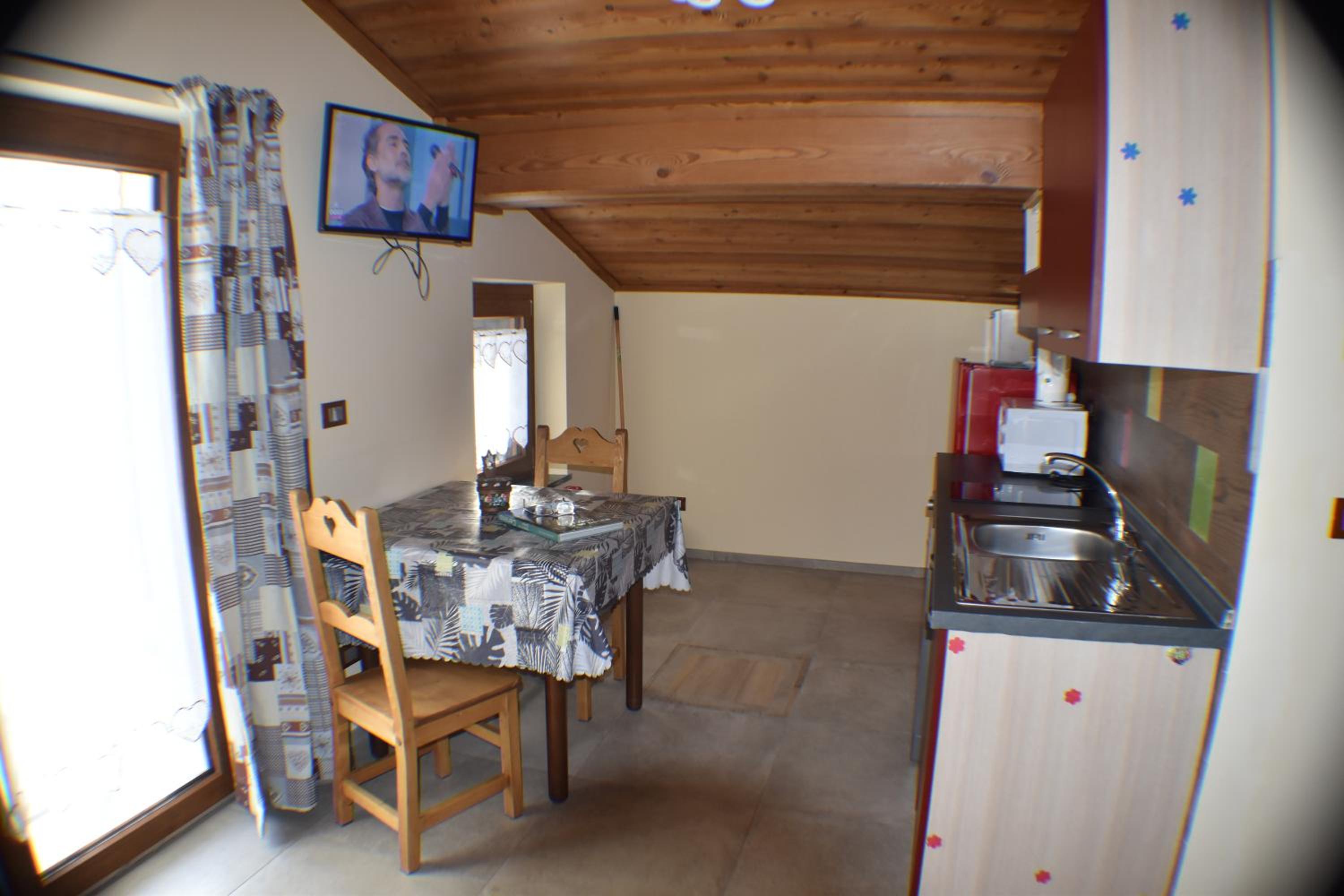 Apartment with Balcony - Separate Building photo 3