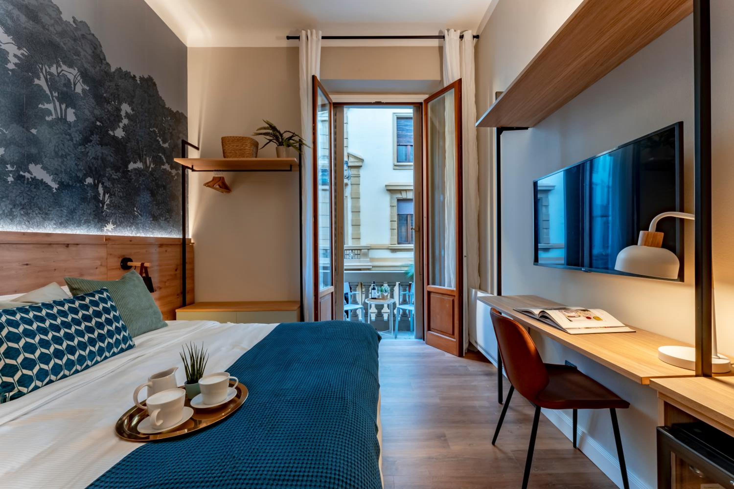 Deluxe Double Room with Balcony photo 1