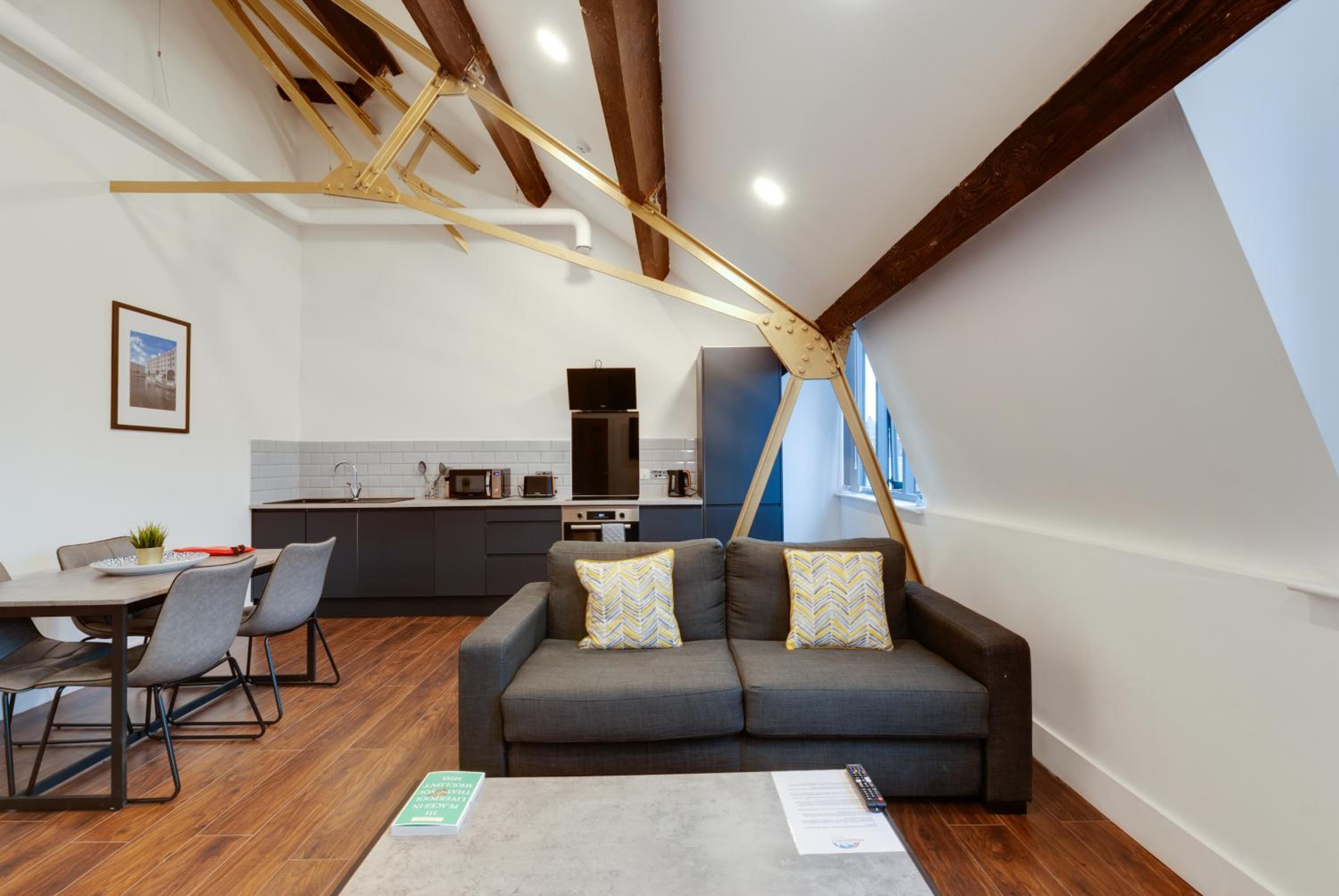 One-Bedroom Apartment - Photo 24