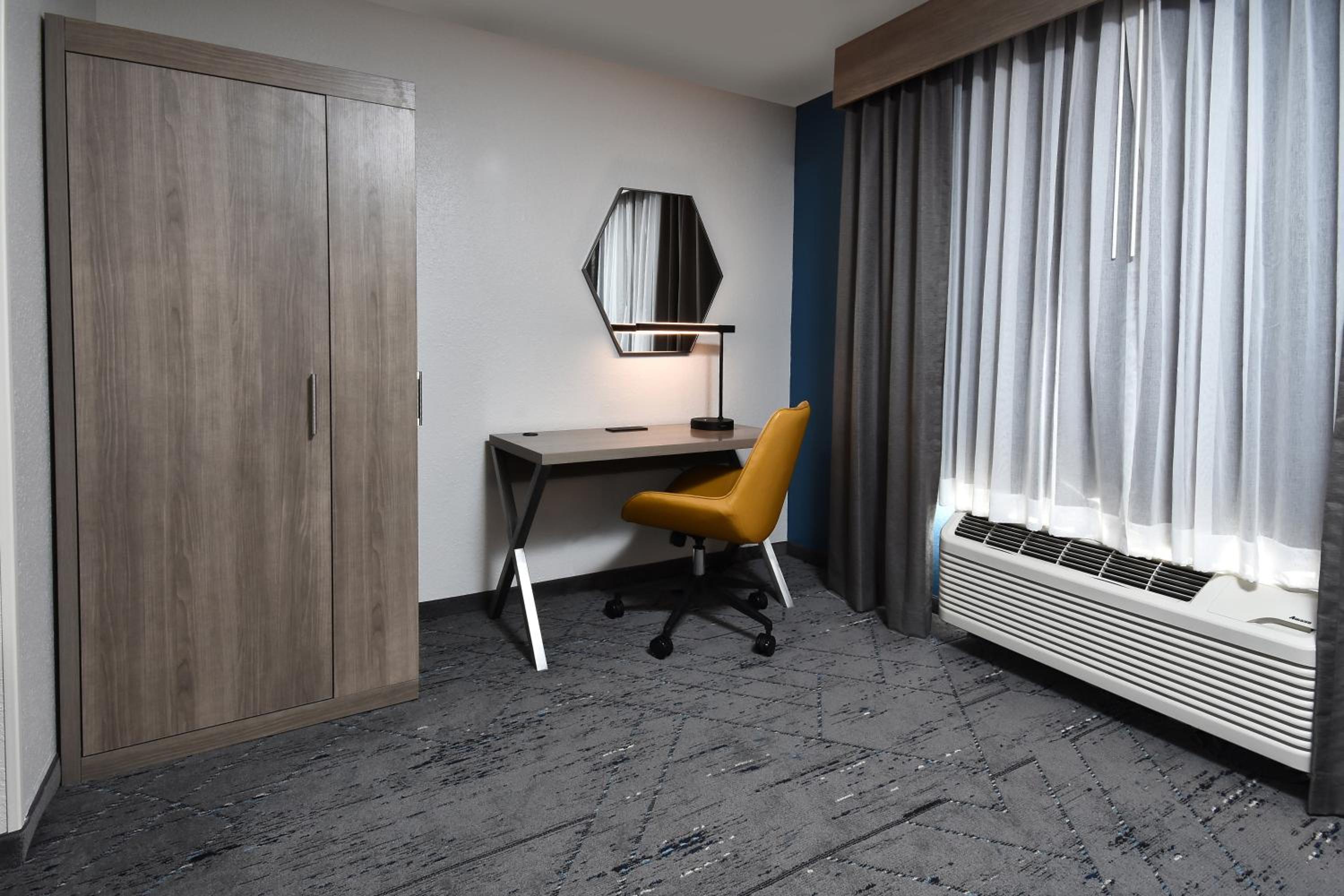 King Room - Disability Access - Photo 3