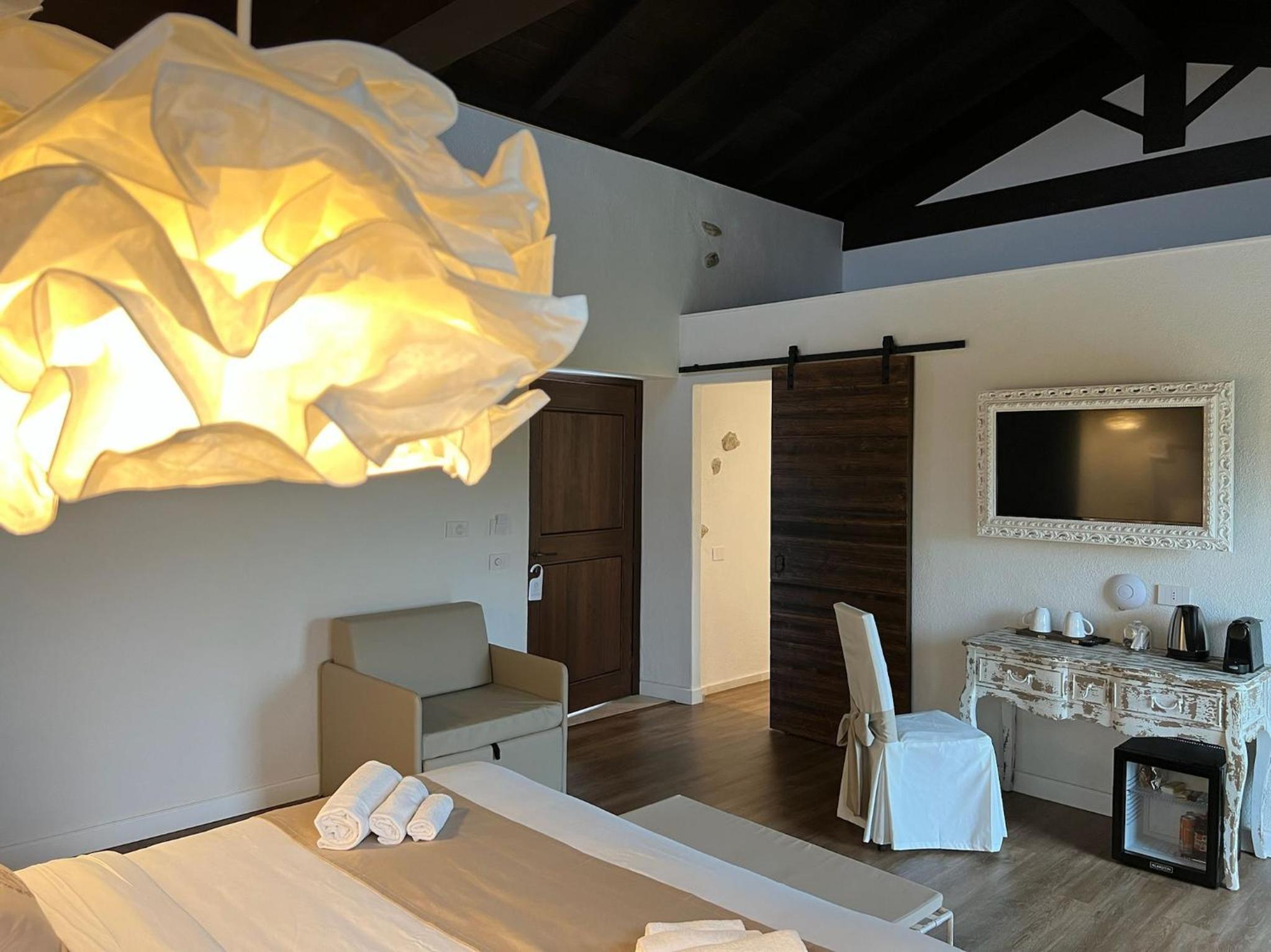 Superior Double or Twin Room with Garden View - Photo 7