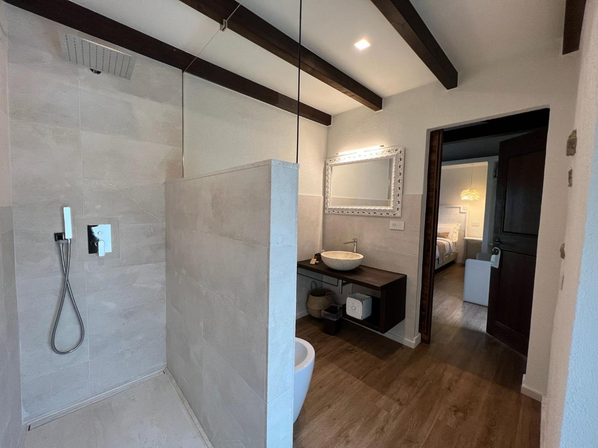 Superior Double or Twin Room with Garden View - Photo 12