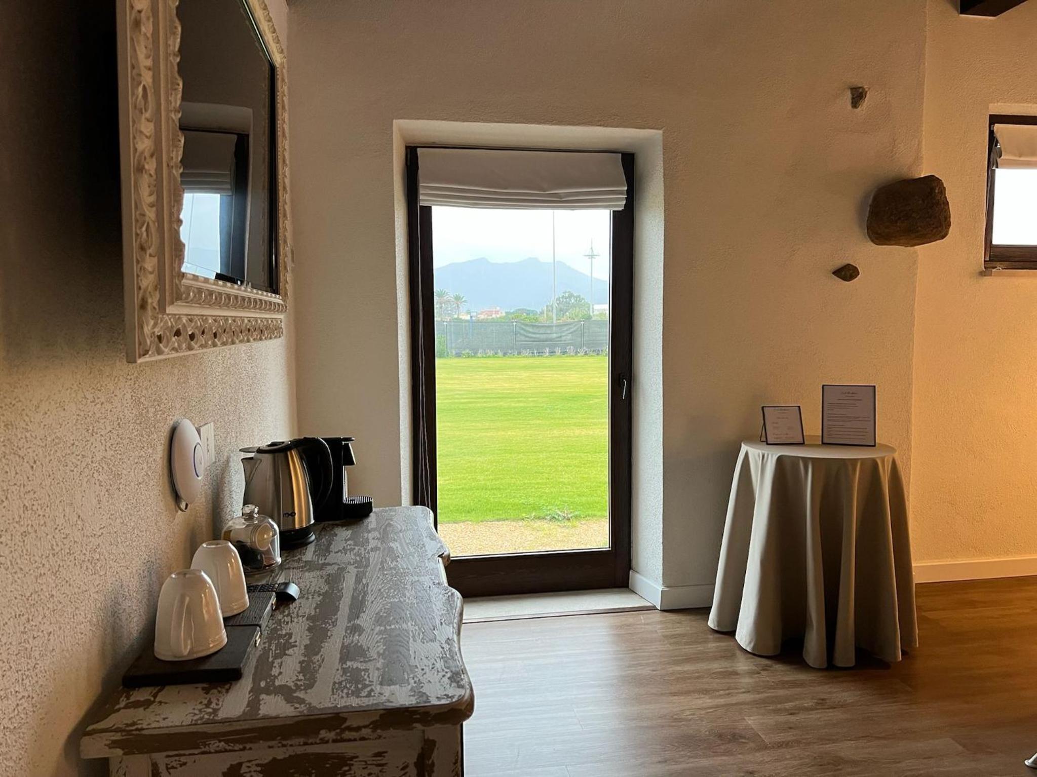 Superior Double or Twin Room with Garden View - Photo 2