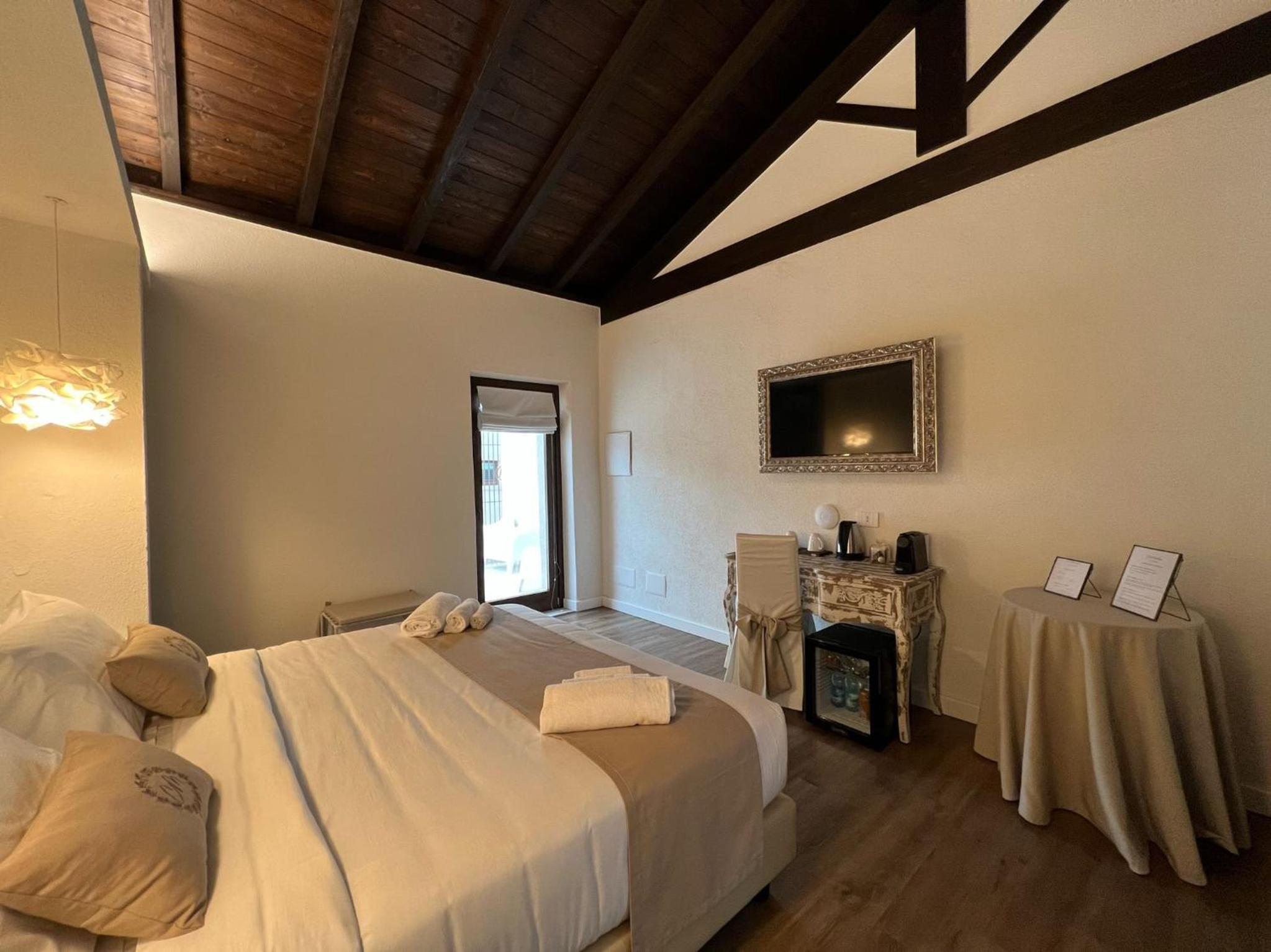Standard Double or Twin Room photo 1
