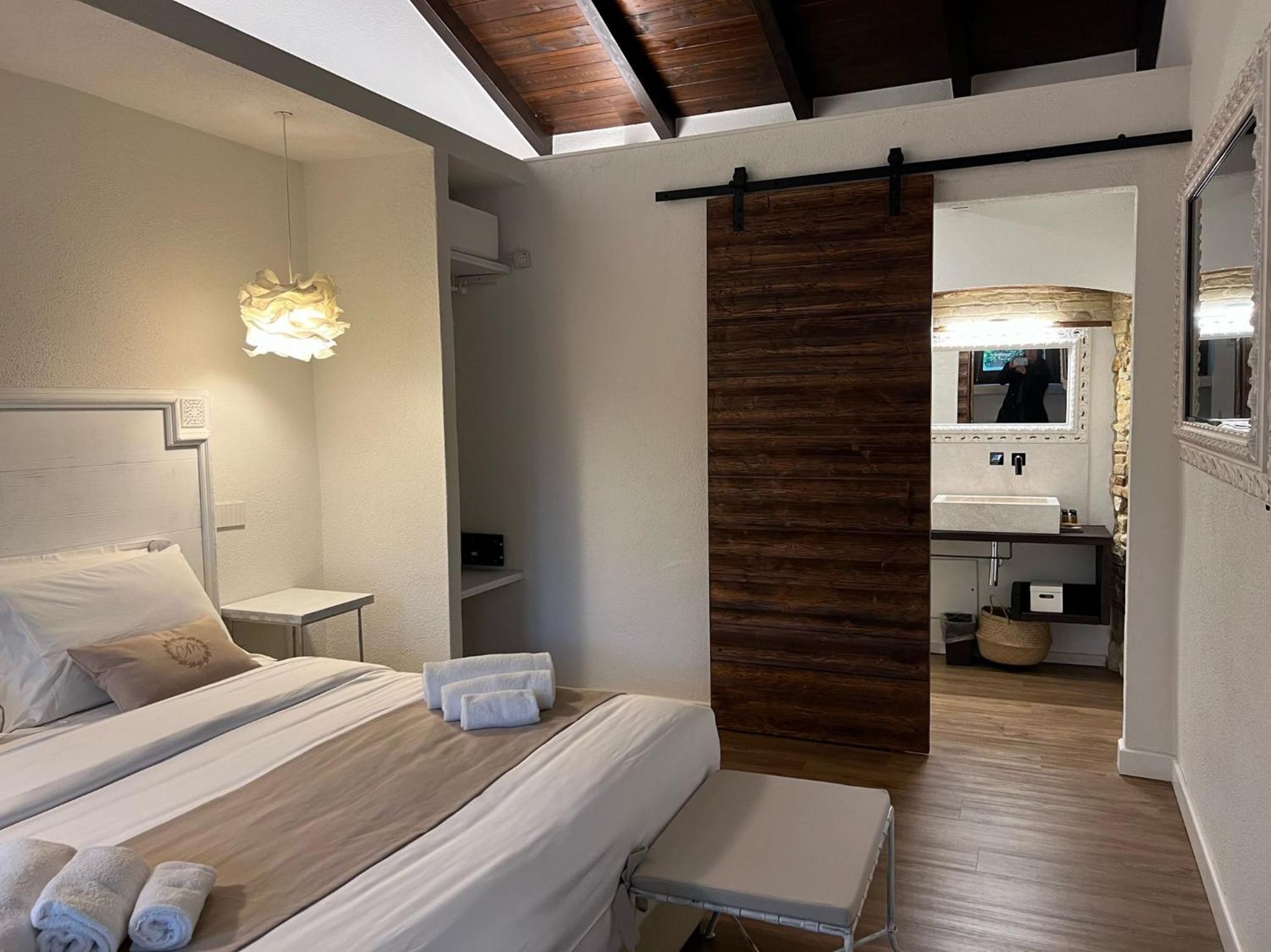 Superior Double or Twin Room - Photo 7