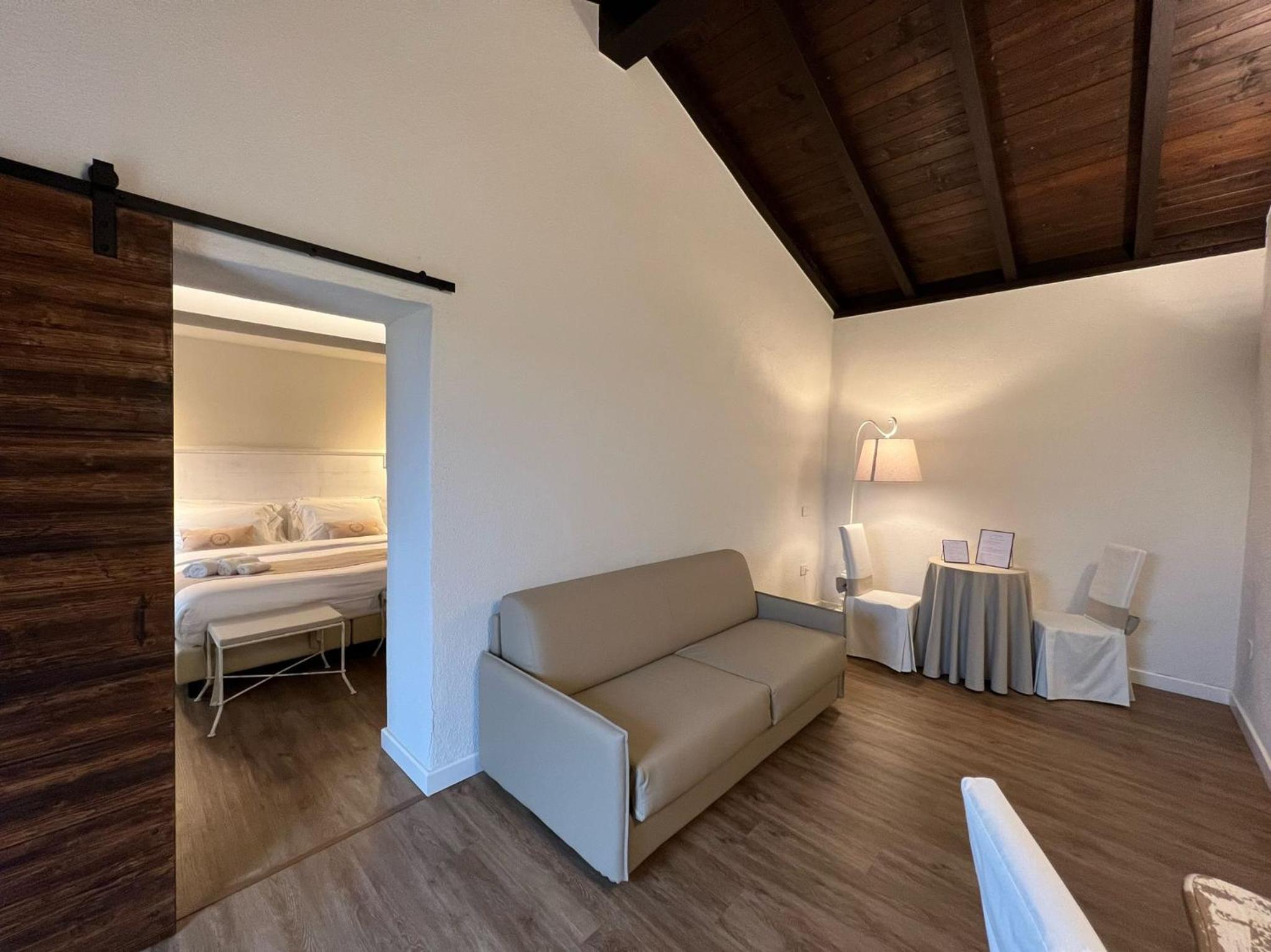 Superior Double or Twin Room - Photo 3