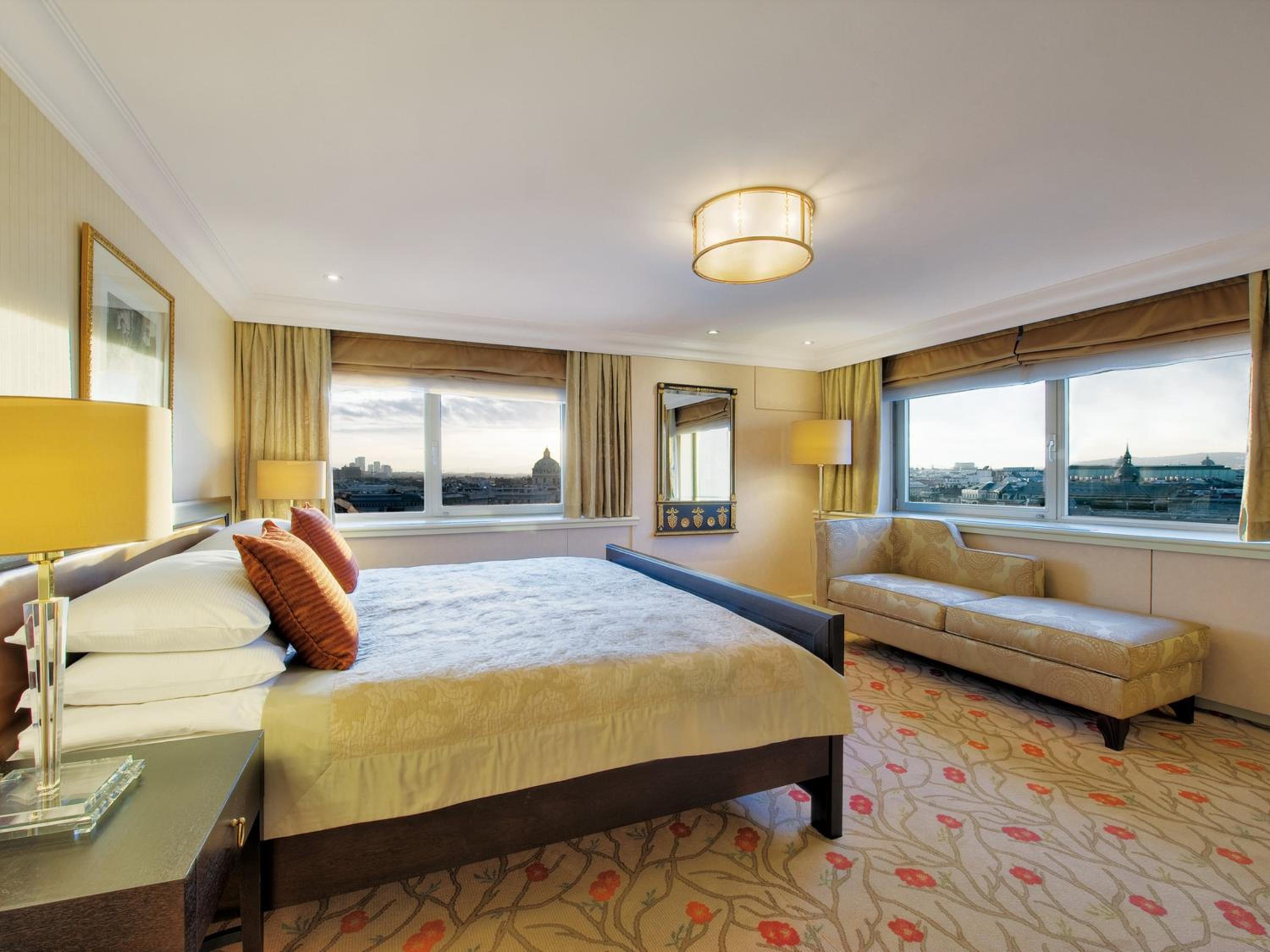 Premium King Room with City View