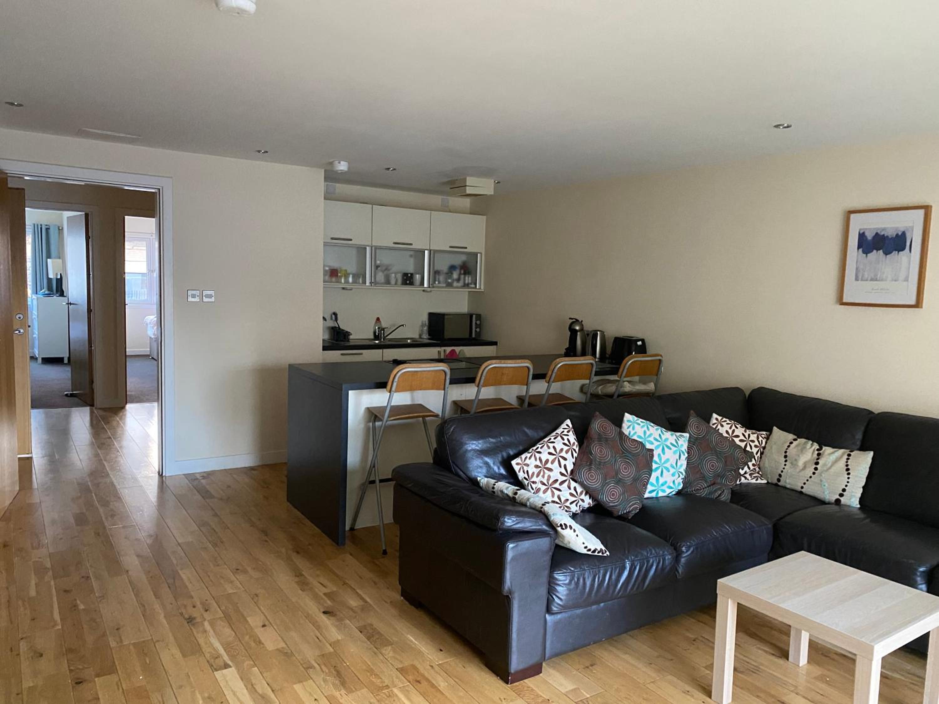 Two-Bedroom Apartment - Photo 2
