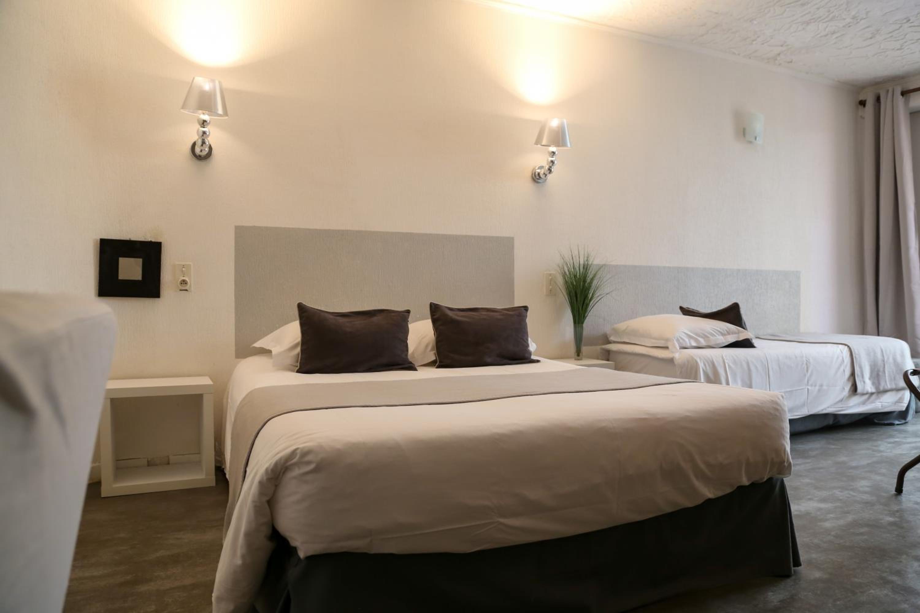 Triple Room with Private Bathroom photo 3
