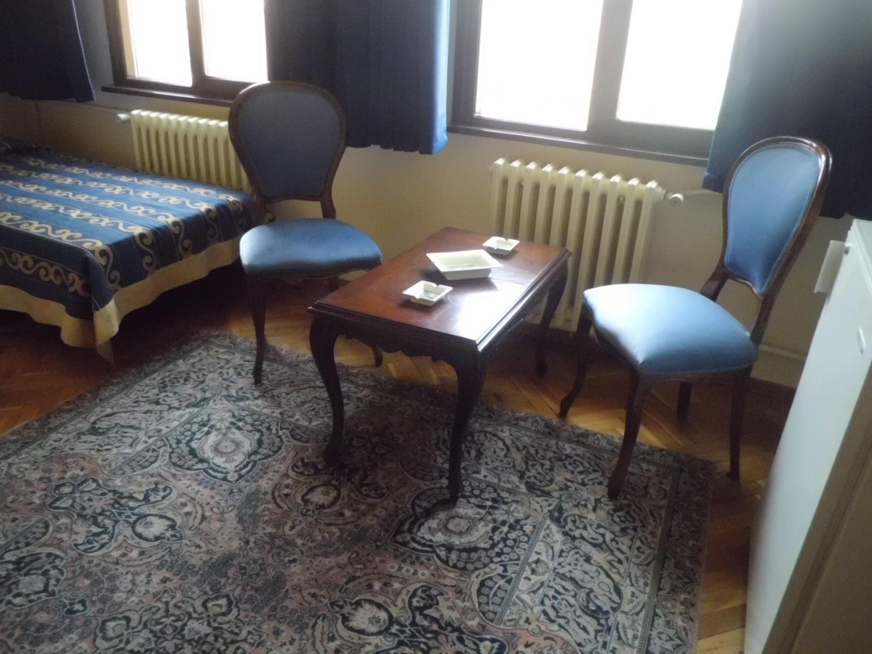 Family Room photo 2