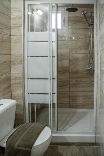 Two-Bedroom Apartment - Photo 22