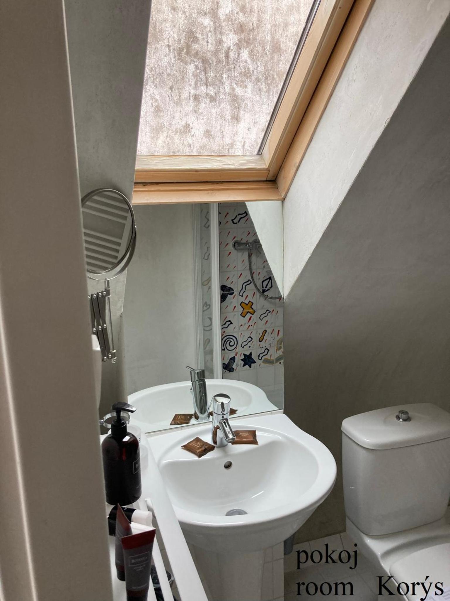 Double Room - Photo 7