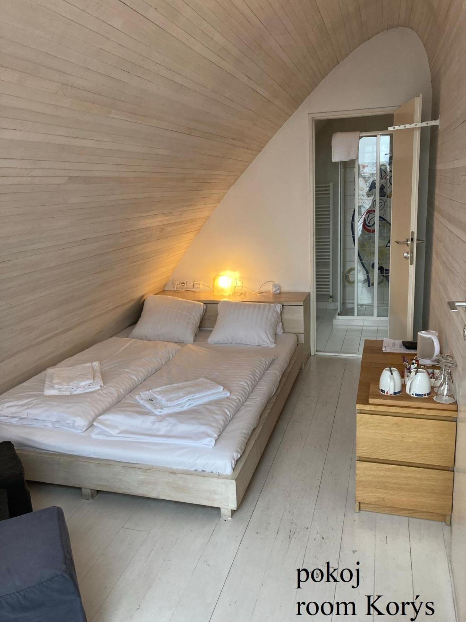 Double Room - Photo 6