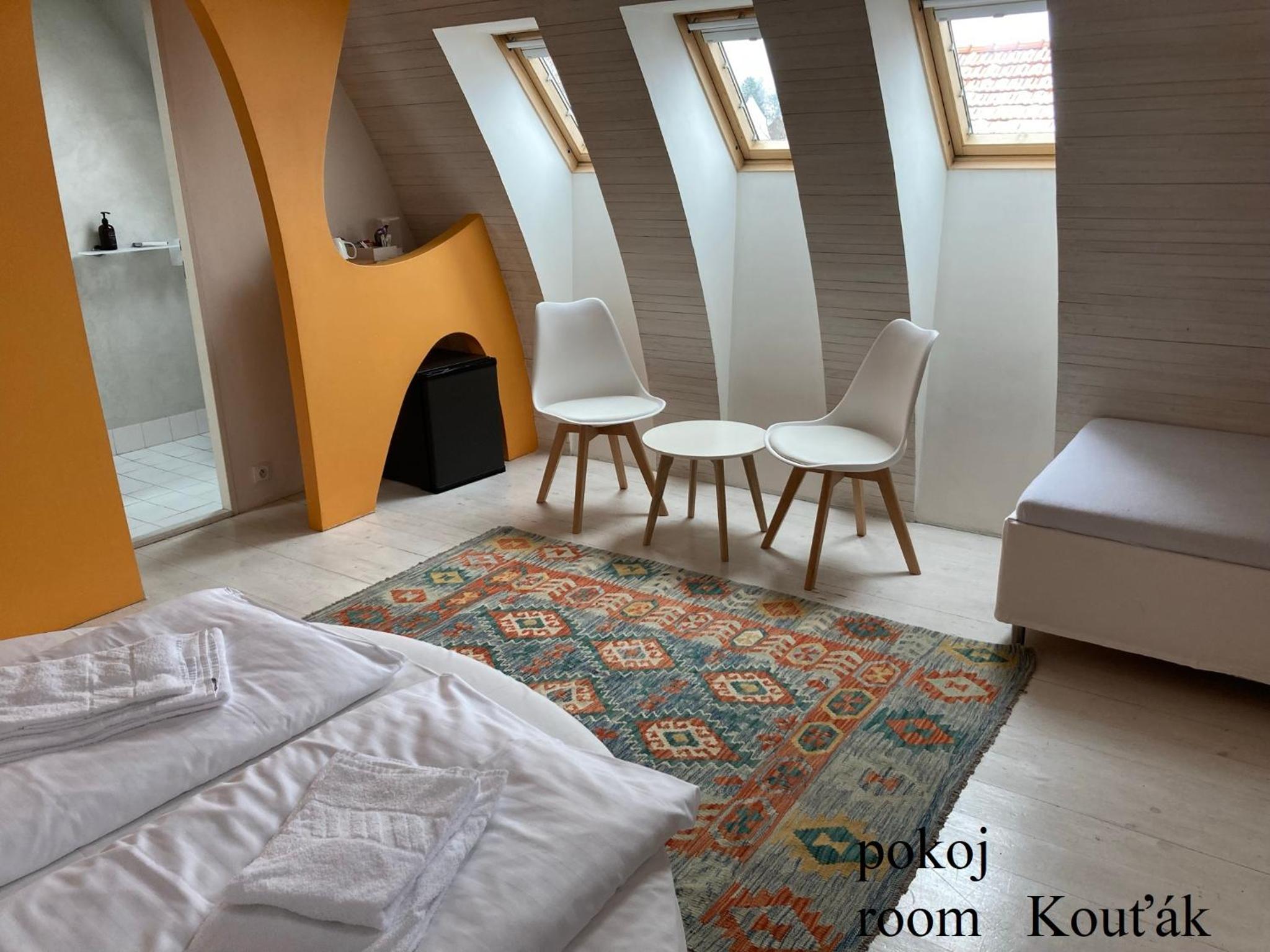 Double or Twin Room with Extra Bed - Photo 2