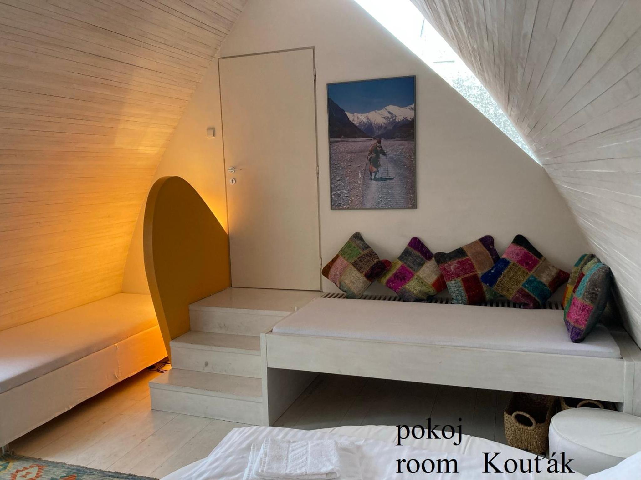 Double or Twin Room with Extra Bed - Photo 7