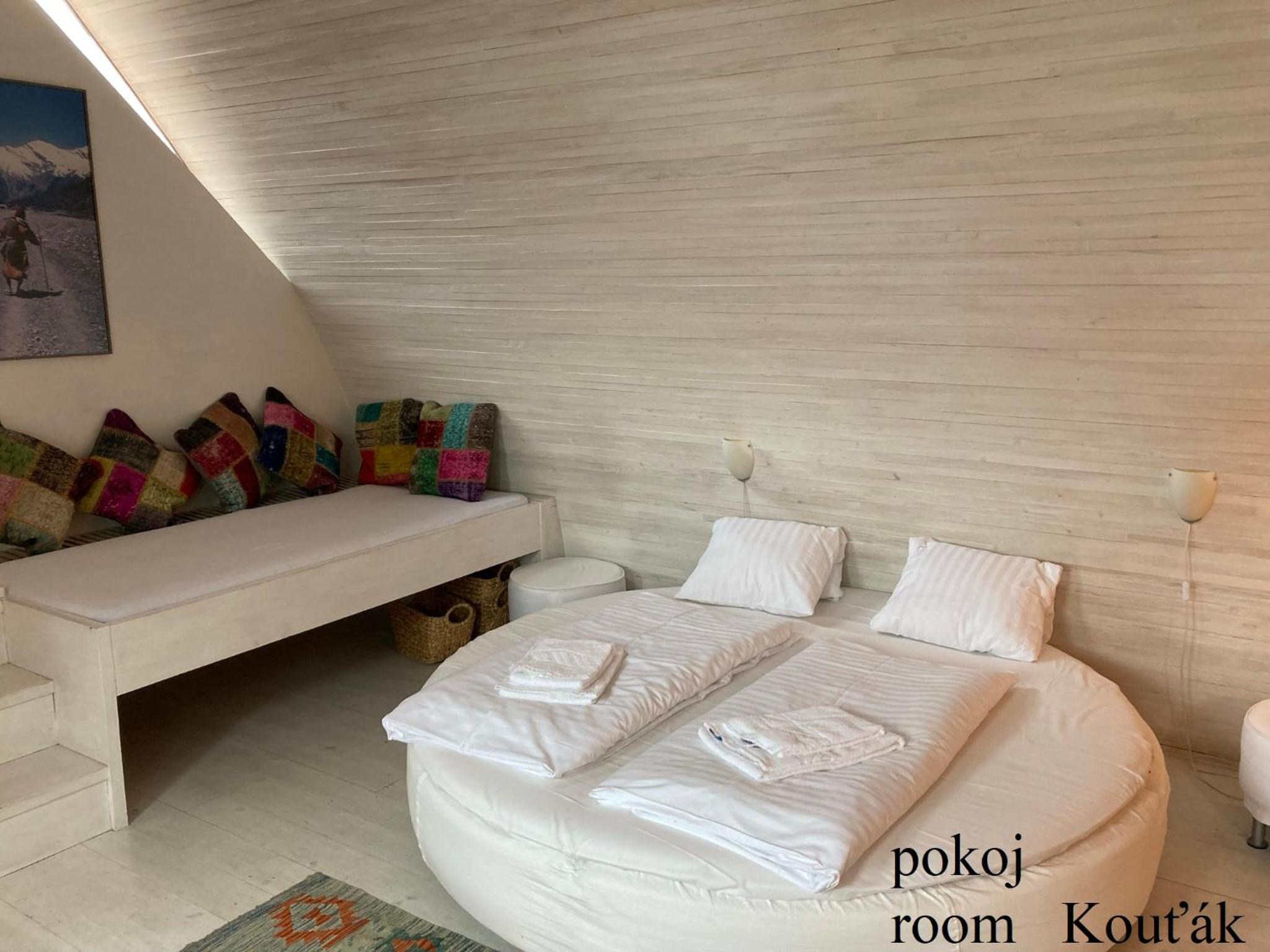 Double or Twin Room with Extra Bed - Photo 3