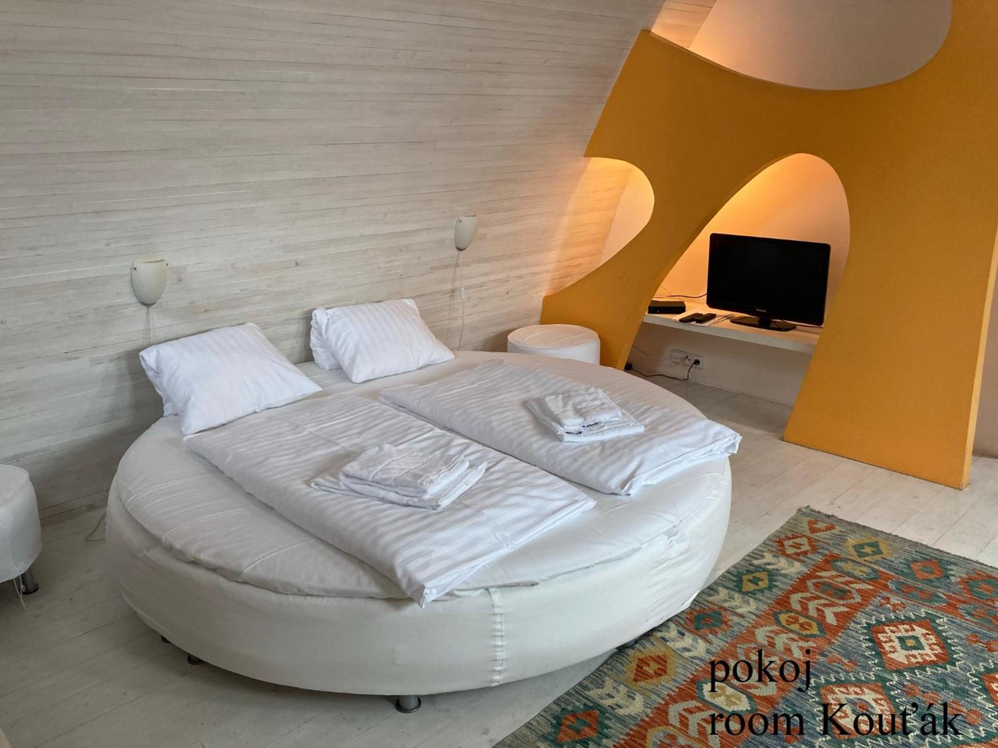 Double or Twin Room with Extra Bed - Photo 4