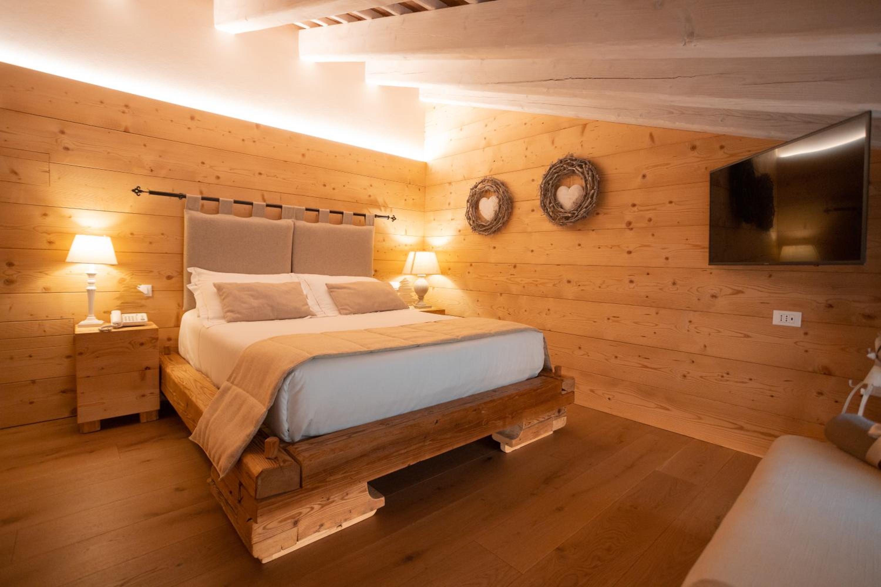 Double Room - Photo 13