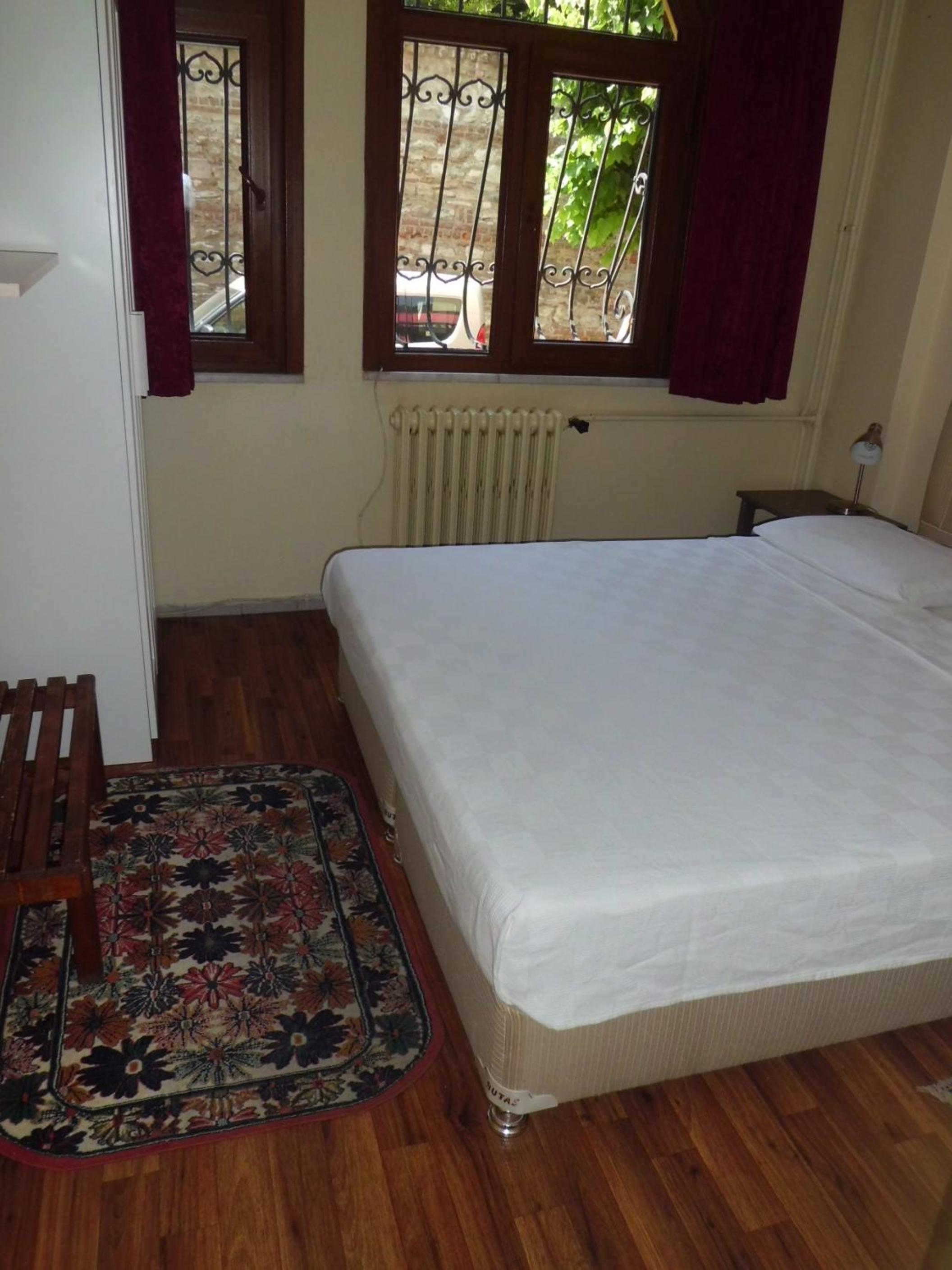 Economy Double or Twin Room photo 1