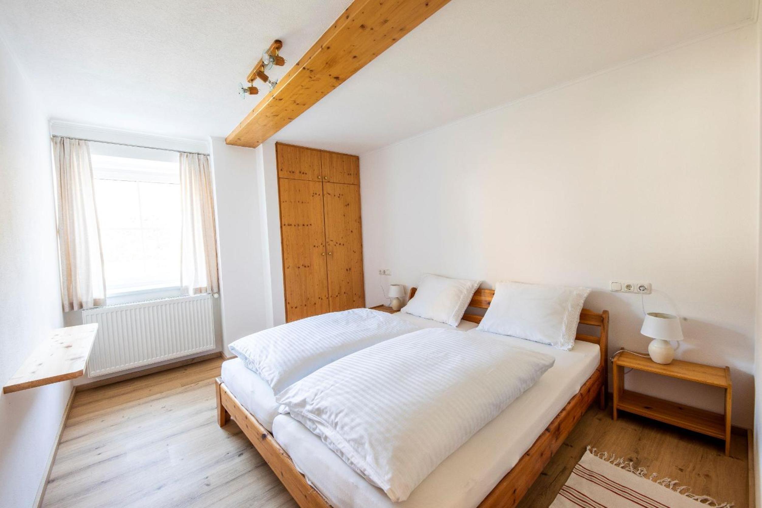 Three-Bedroom Apartment with Shower