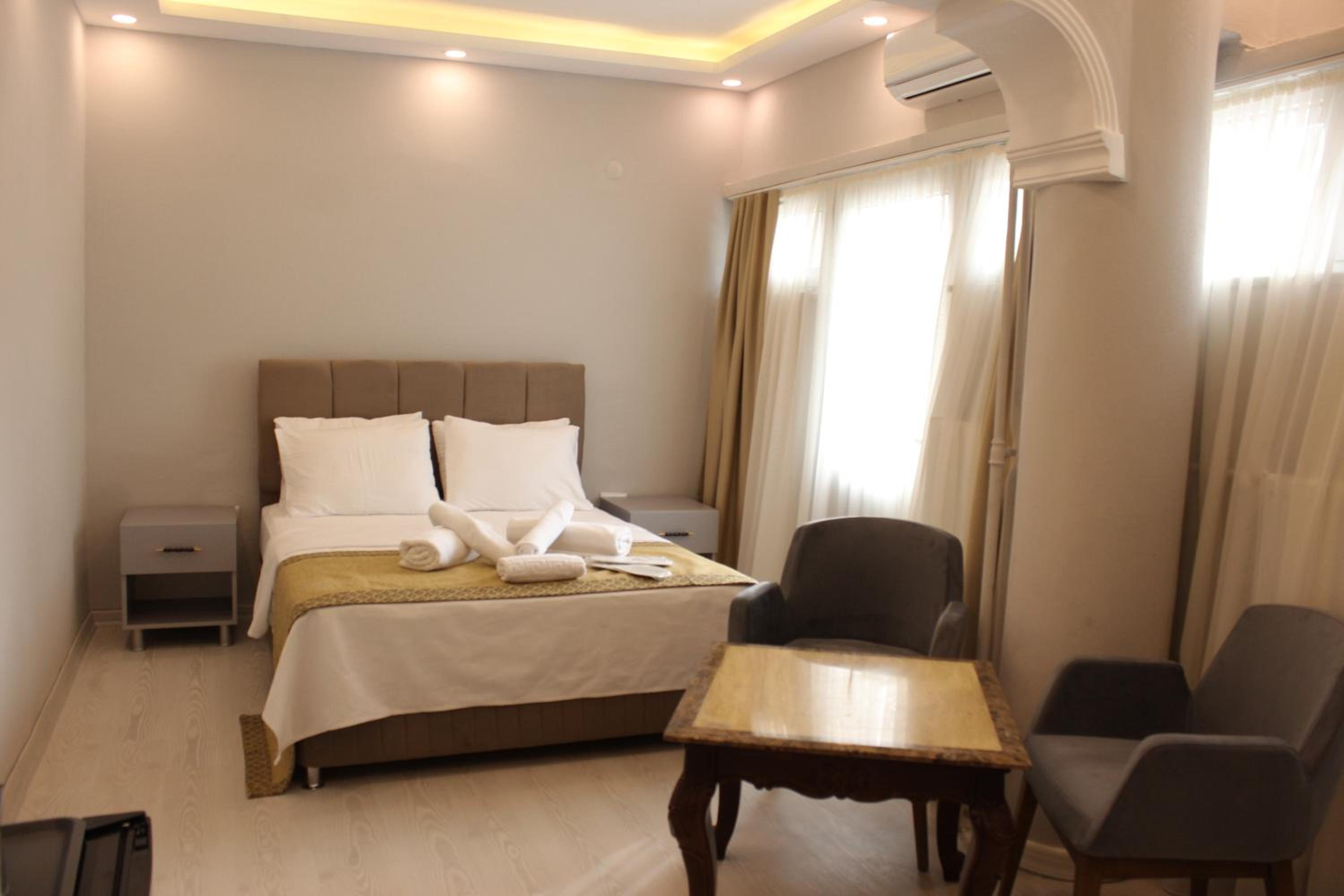 Deluxe Room - Photo 1