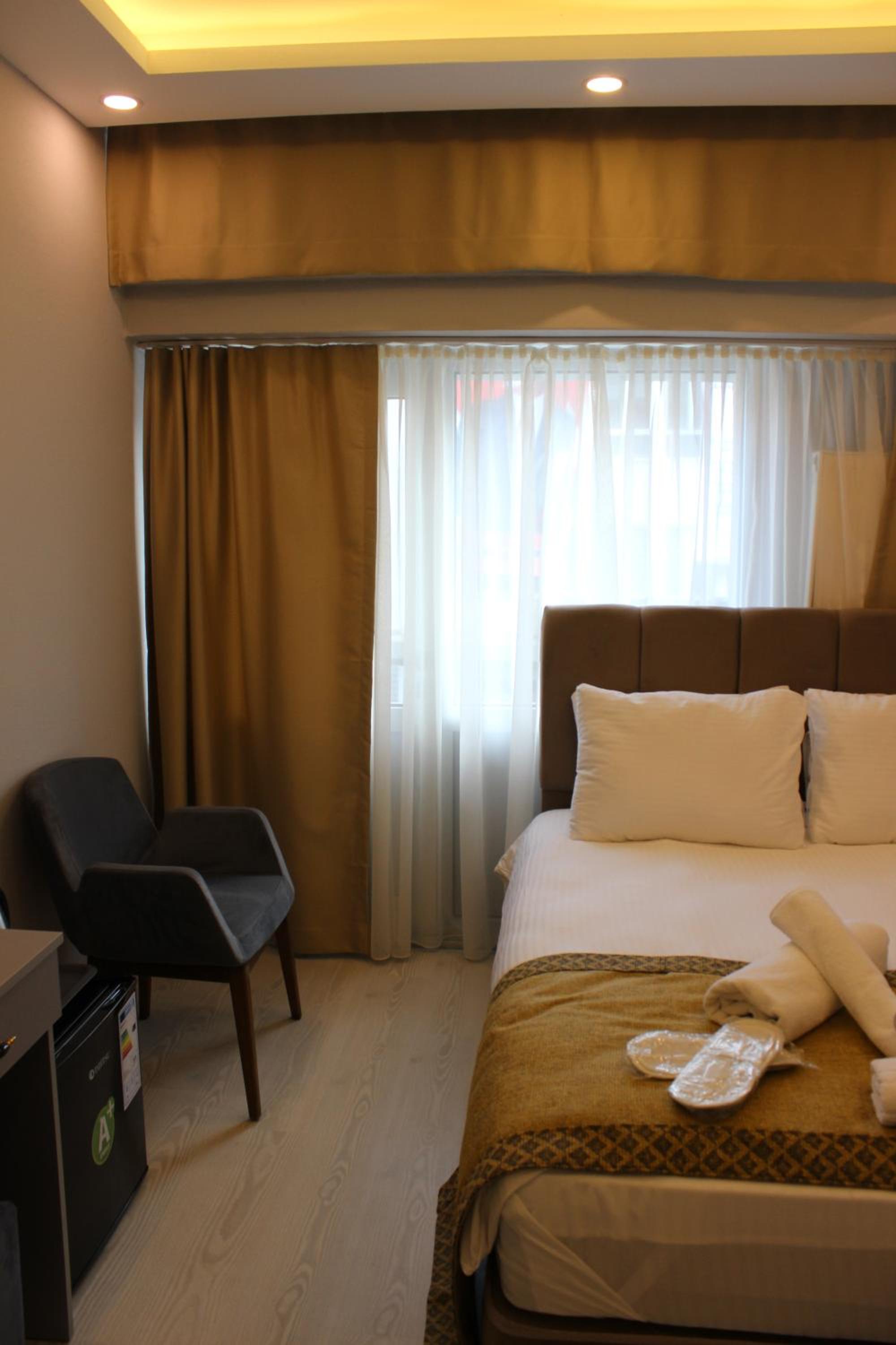 Deluxe Room - Photo 3