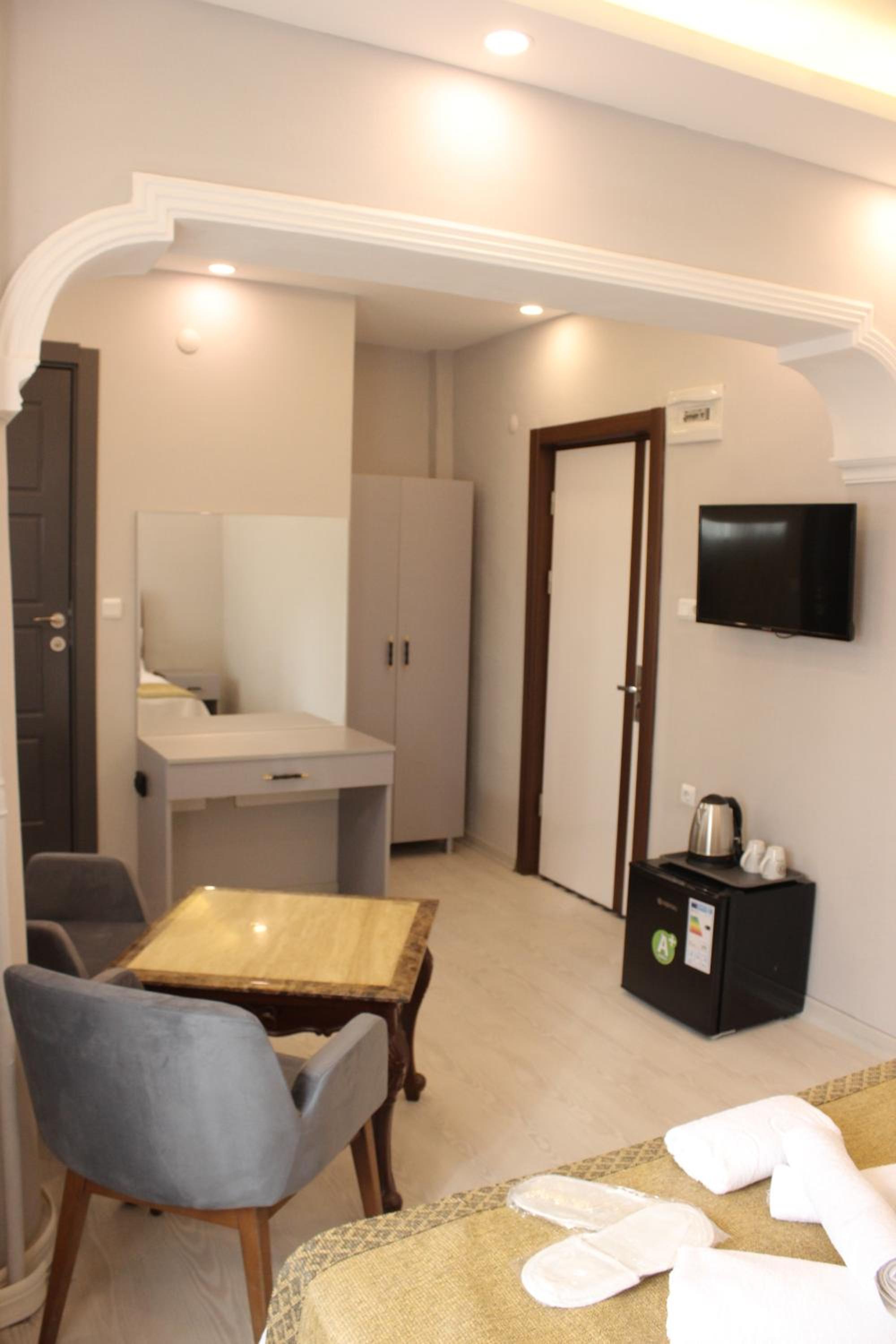 Deluxe Room - Photo 2