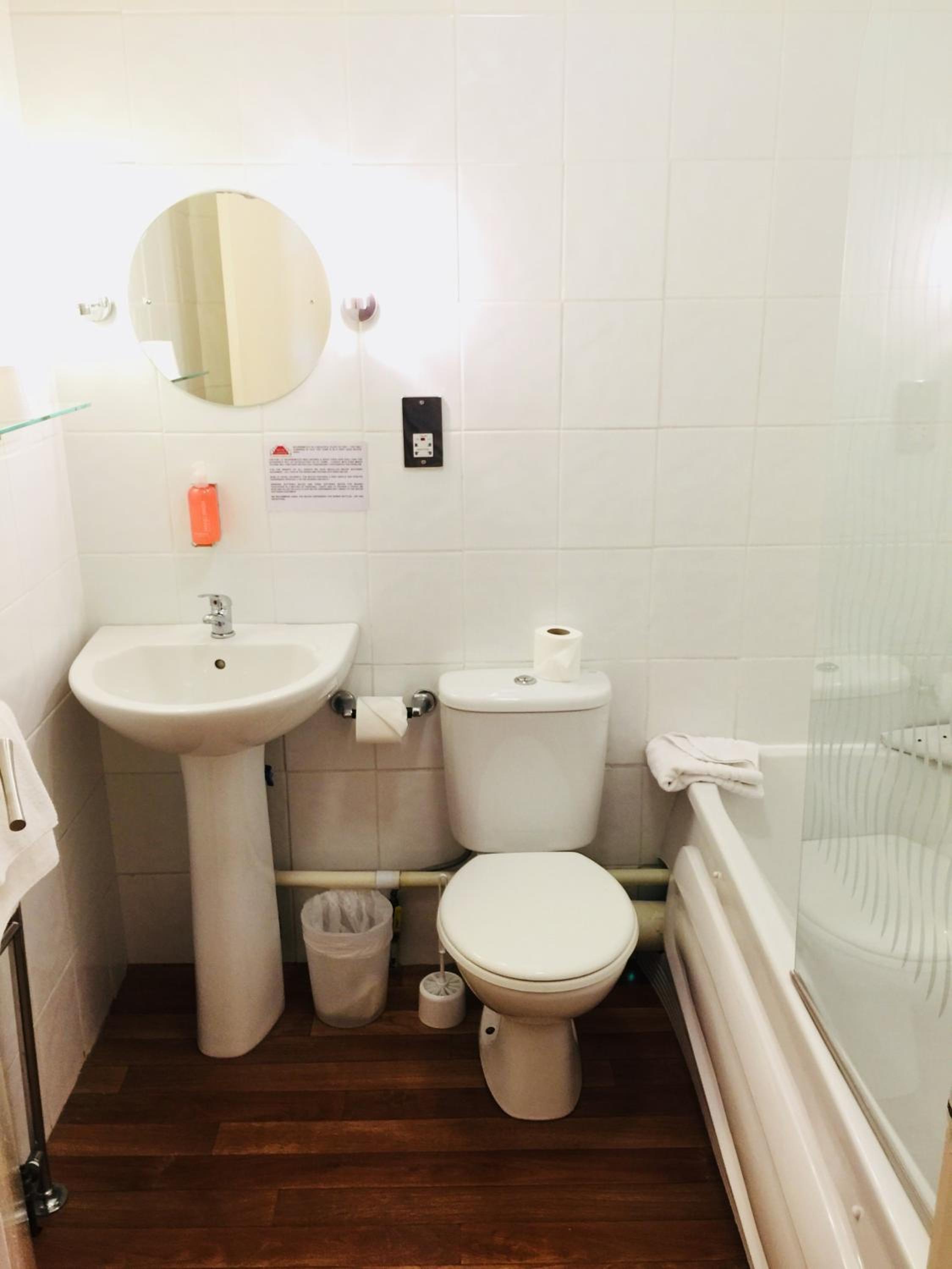 Standard Triple Room - Photo 2