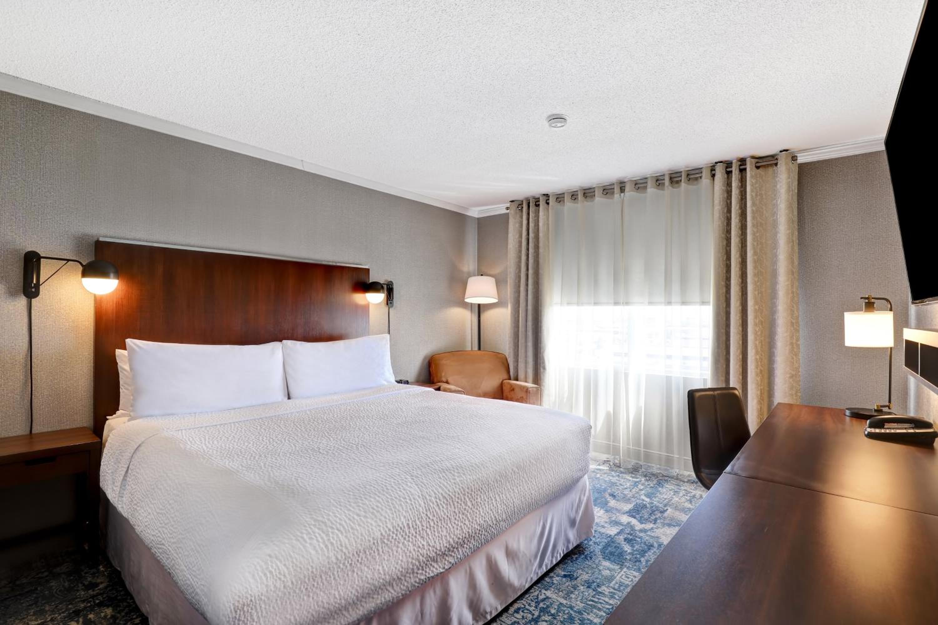 Standard King Room - Photo 1