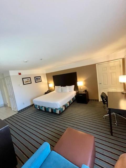 King Room - Mobility Access/Non-Smoking - Photo 3