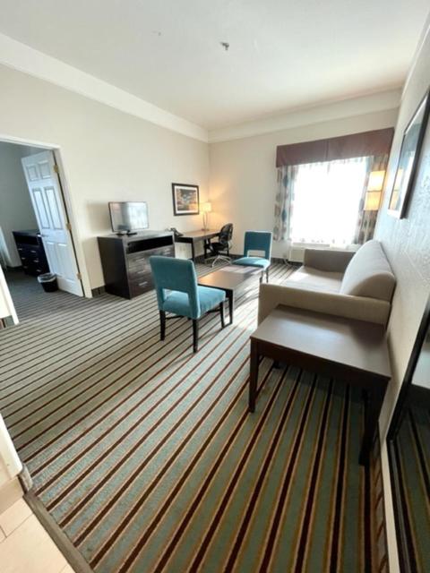 One-Bedroom King Suite - Non-Smoking - Photo 4