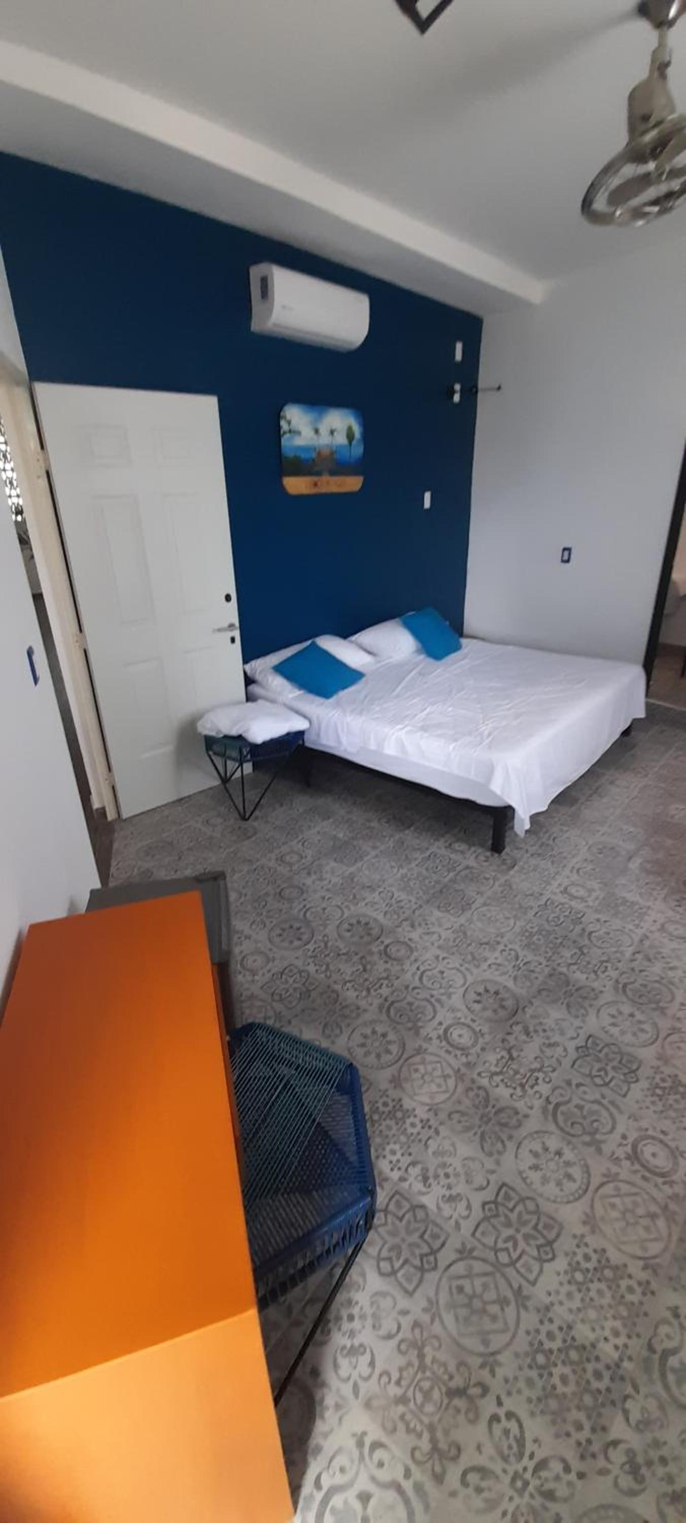Large Double Room - Photo 5
