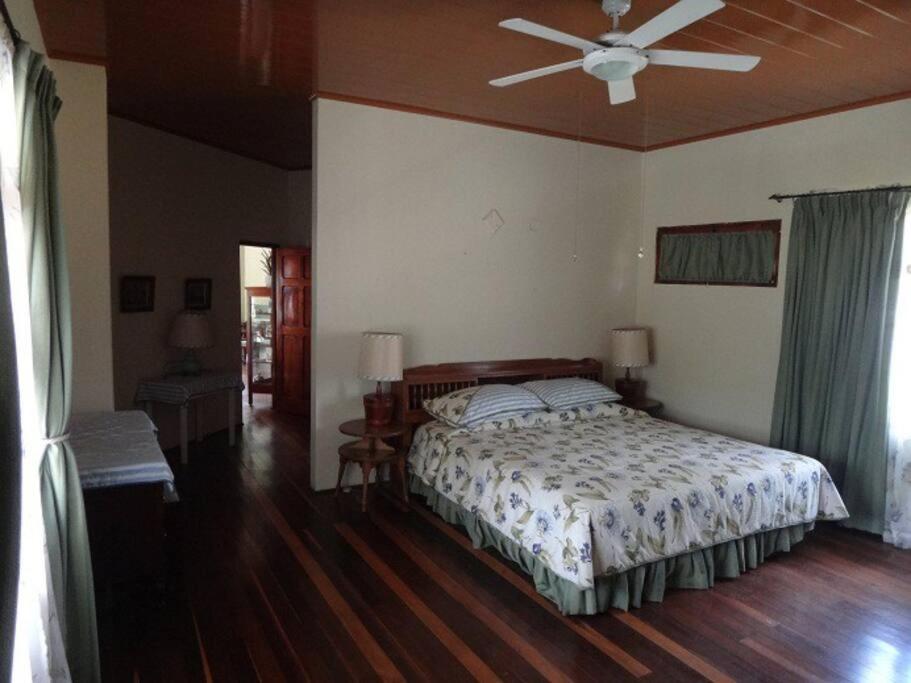 Three-Bedroom House photo 1