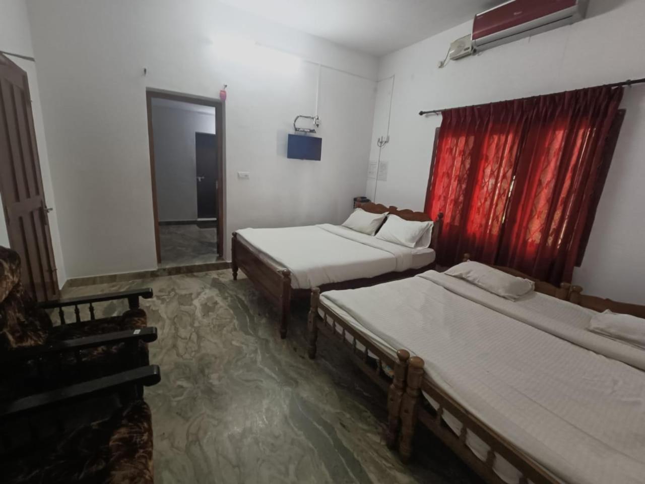 Deluxe Family Suite photo 2