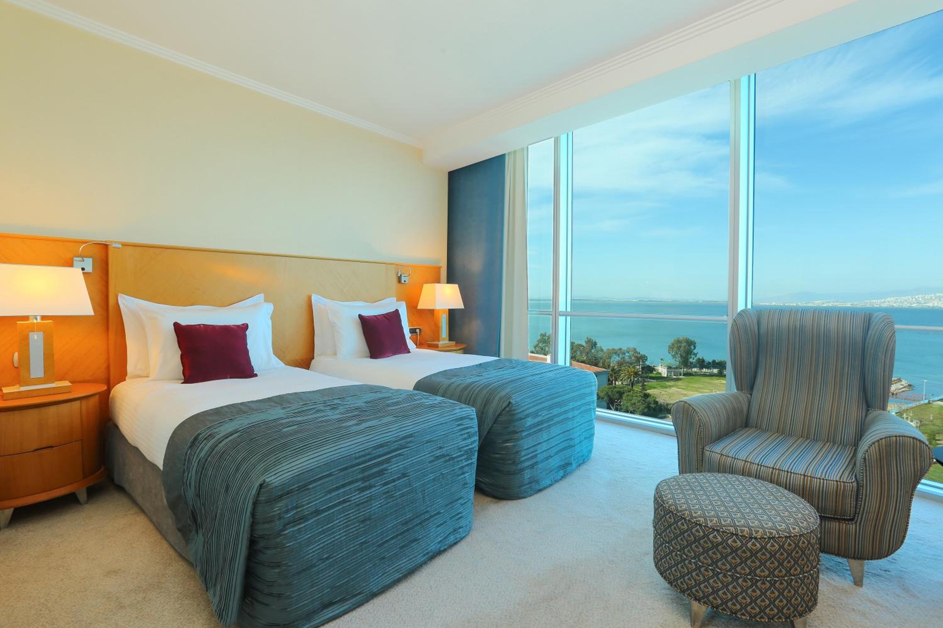Standard Twin Room with Sea View - Non-Smoking